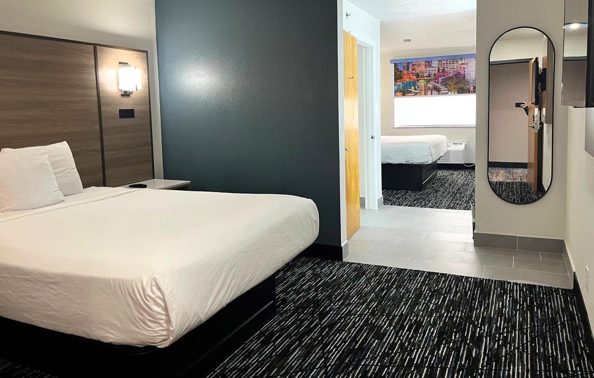 Baymont by Wyndham Indianapolis Northeast photo 39
