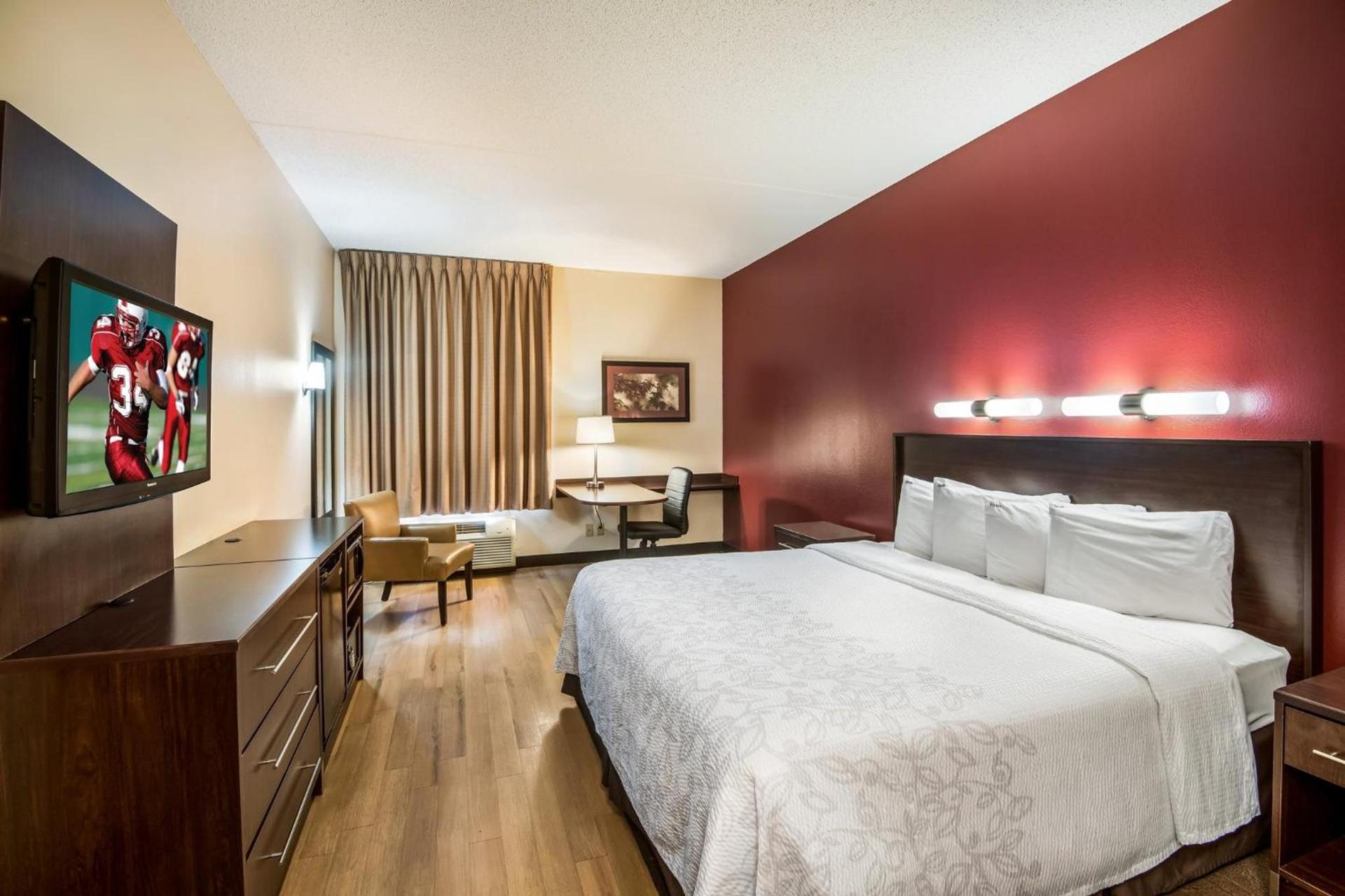 Red Roof Inn PLUS+ Houston - Energy Corridor photo 19