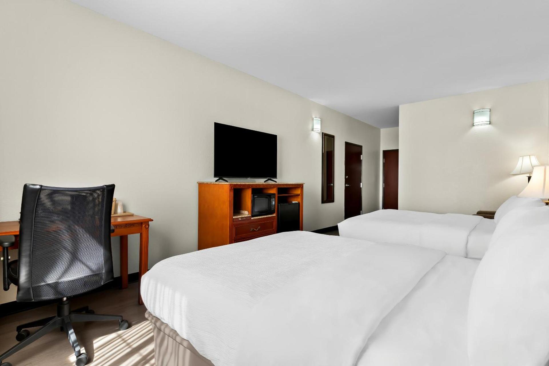 Quality Inn & Suites McAlester on Hwy 69 photo 46