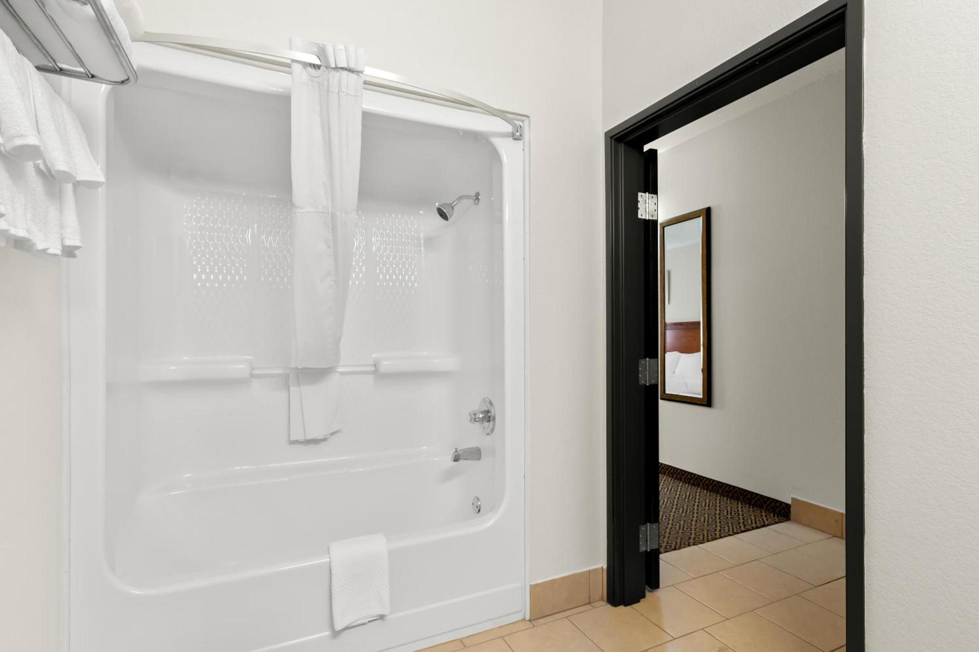 Quality Inn & Suites McAlester on Hwy 69 photo 78