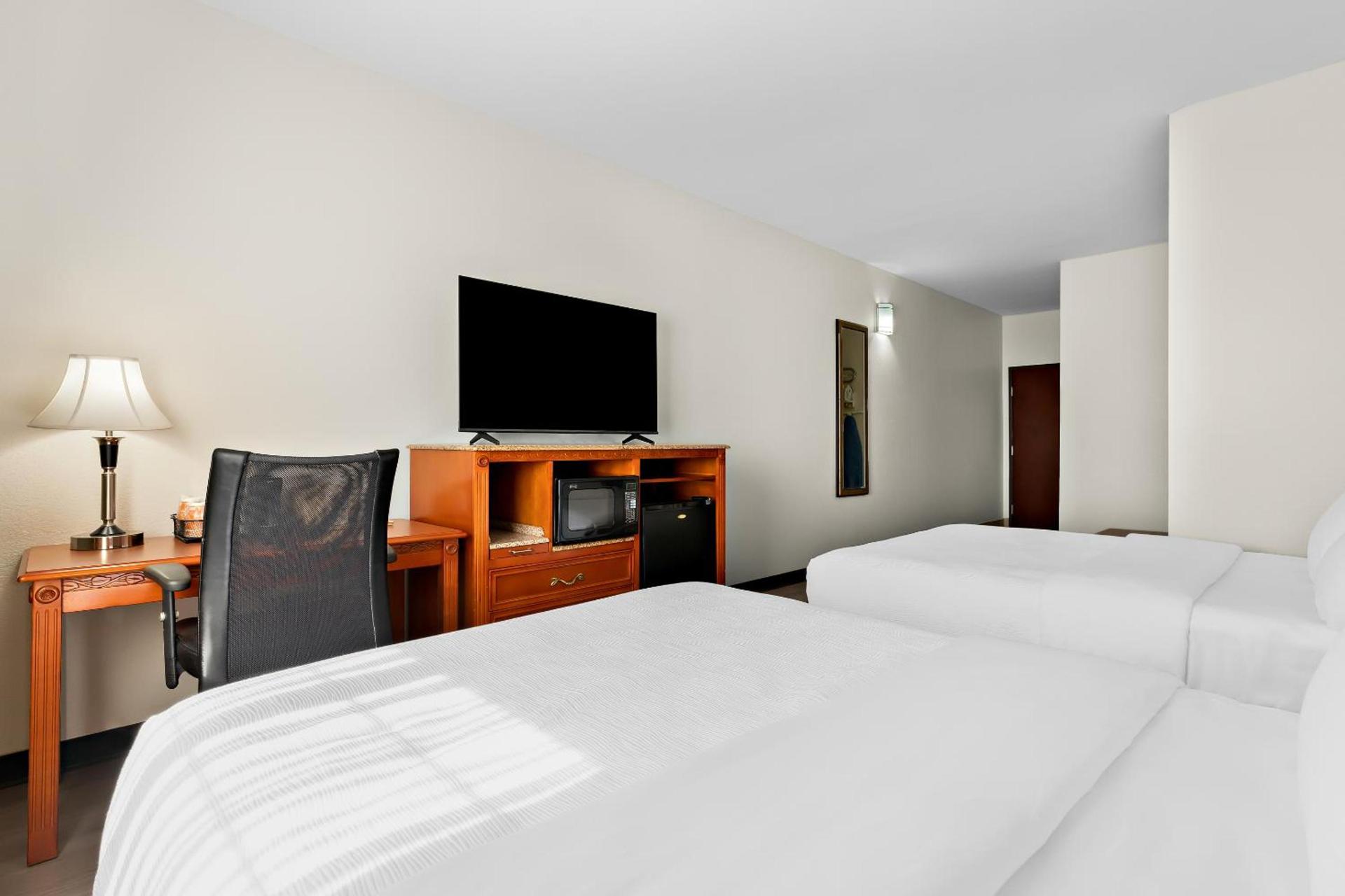 Quality Inn & Suites McAlester on Hwy 69 photo 47