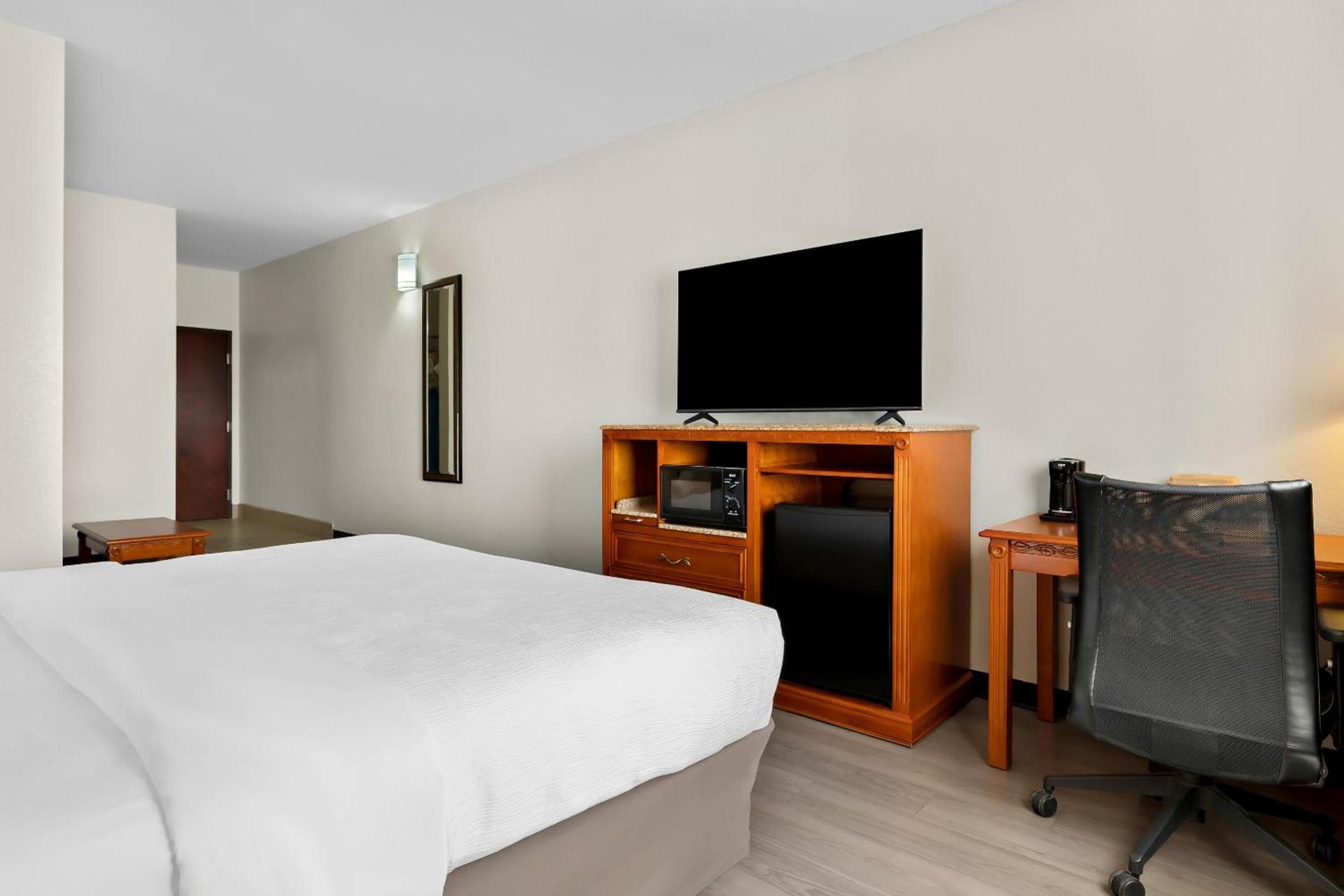 Quality Inn & Suites McAlester on Hwy 69 photo 50