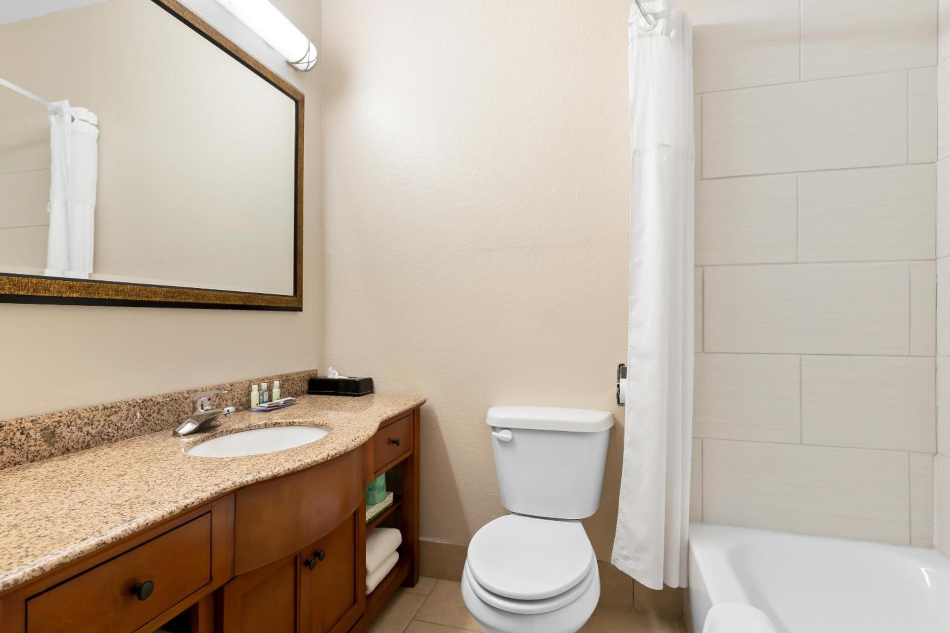 Quality Inn & Suites McAlester on Hwy 69 photo 75