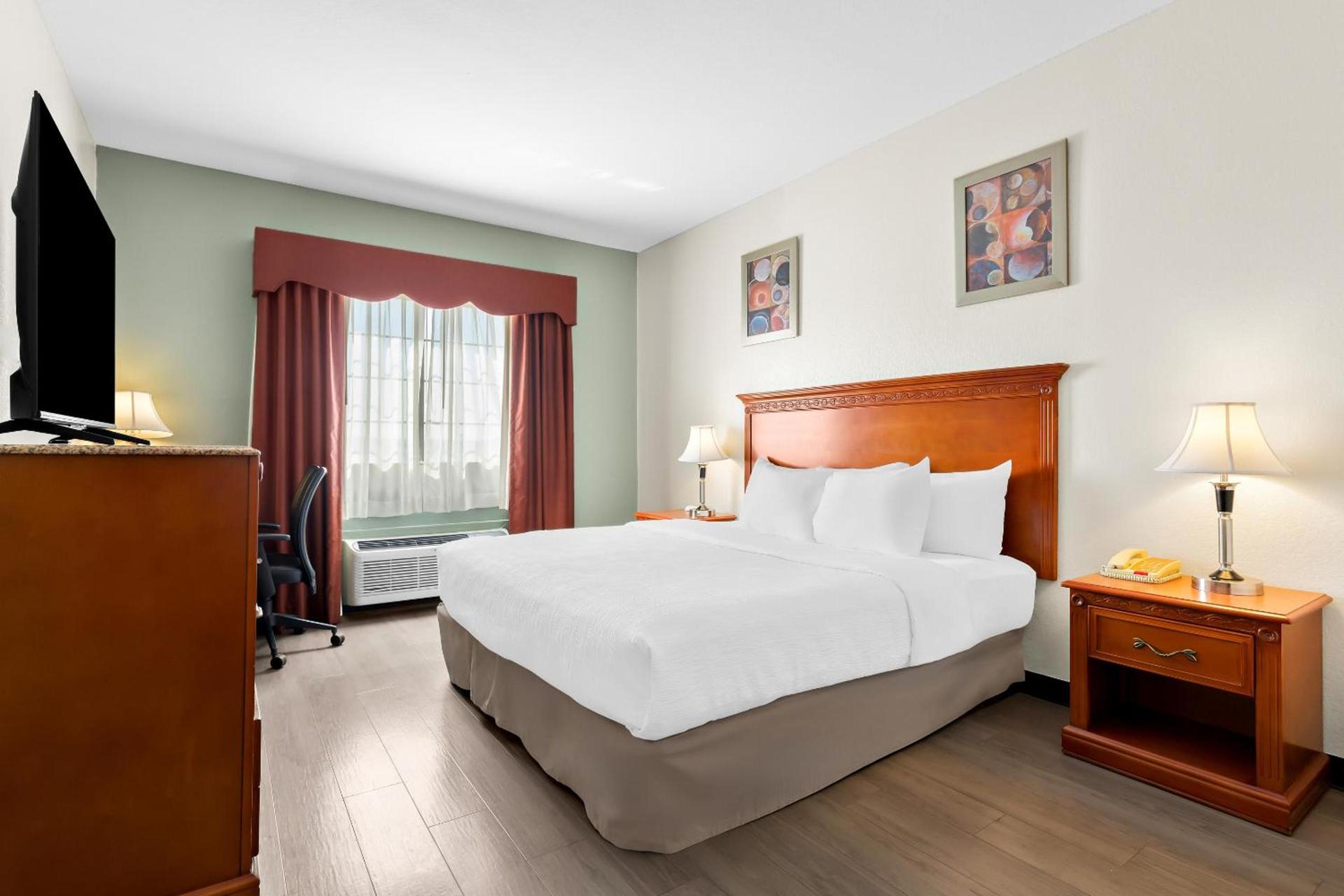 Quality Inn & Suites McAlester on Hwy 69 photo 53