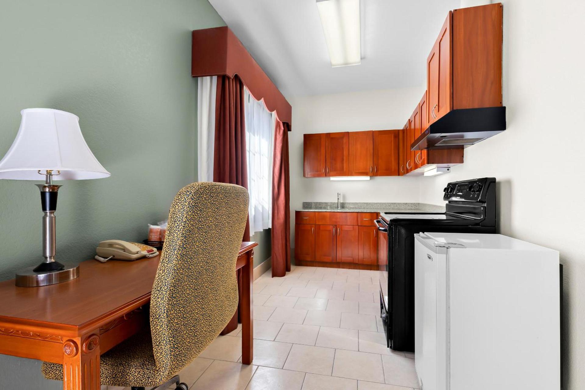 Quality Inn & Suites McAlester on Hwy 69 photo 72