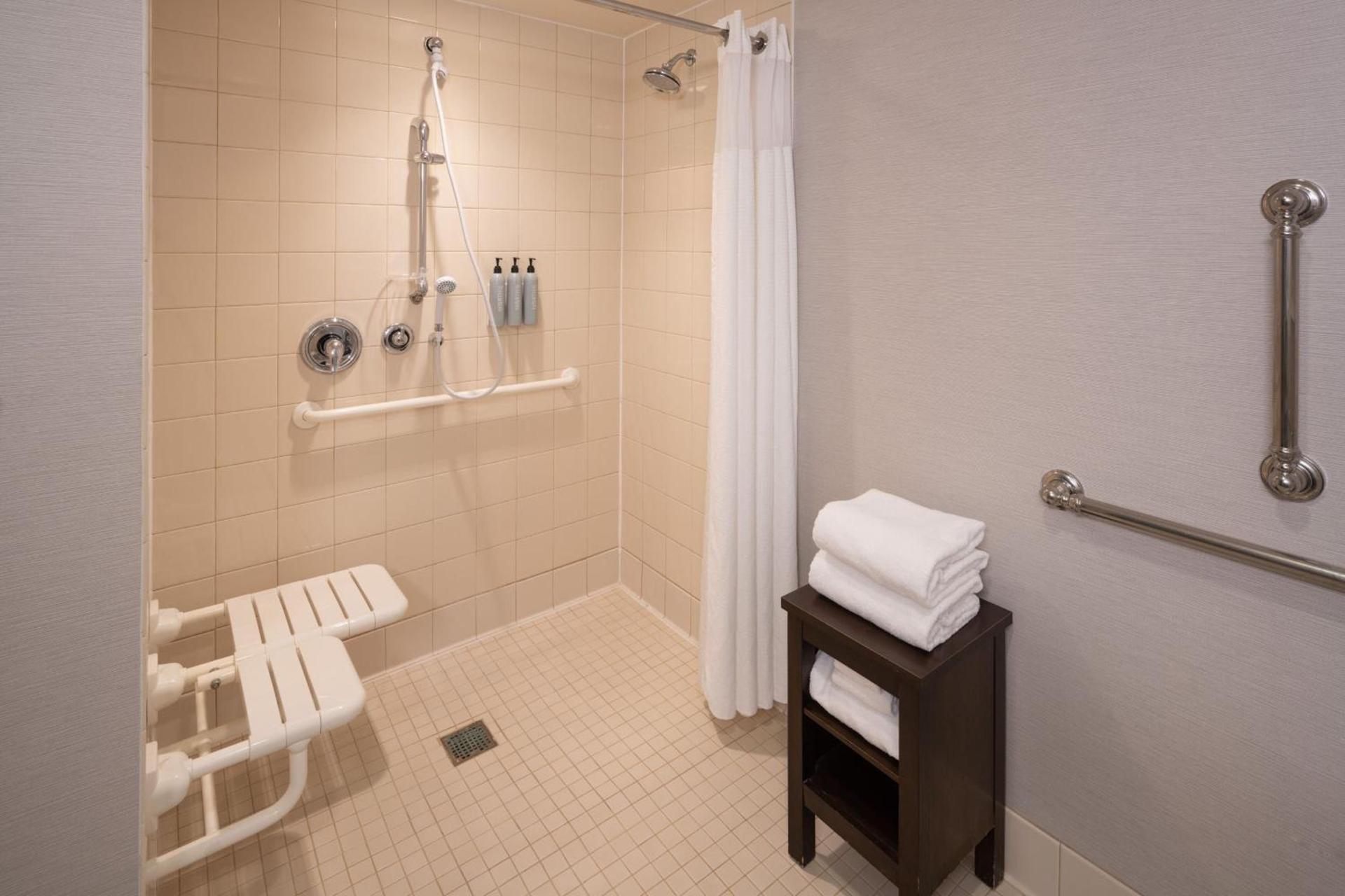 Courtyard by Marriott Glassboro Rowan University photo 21