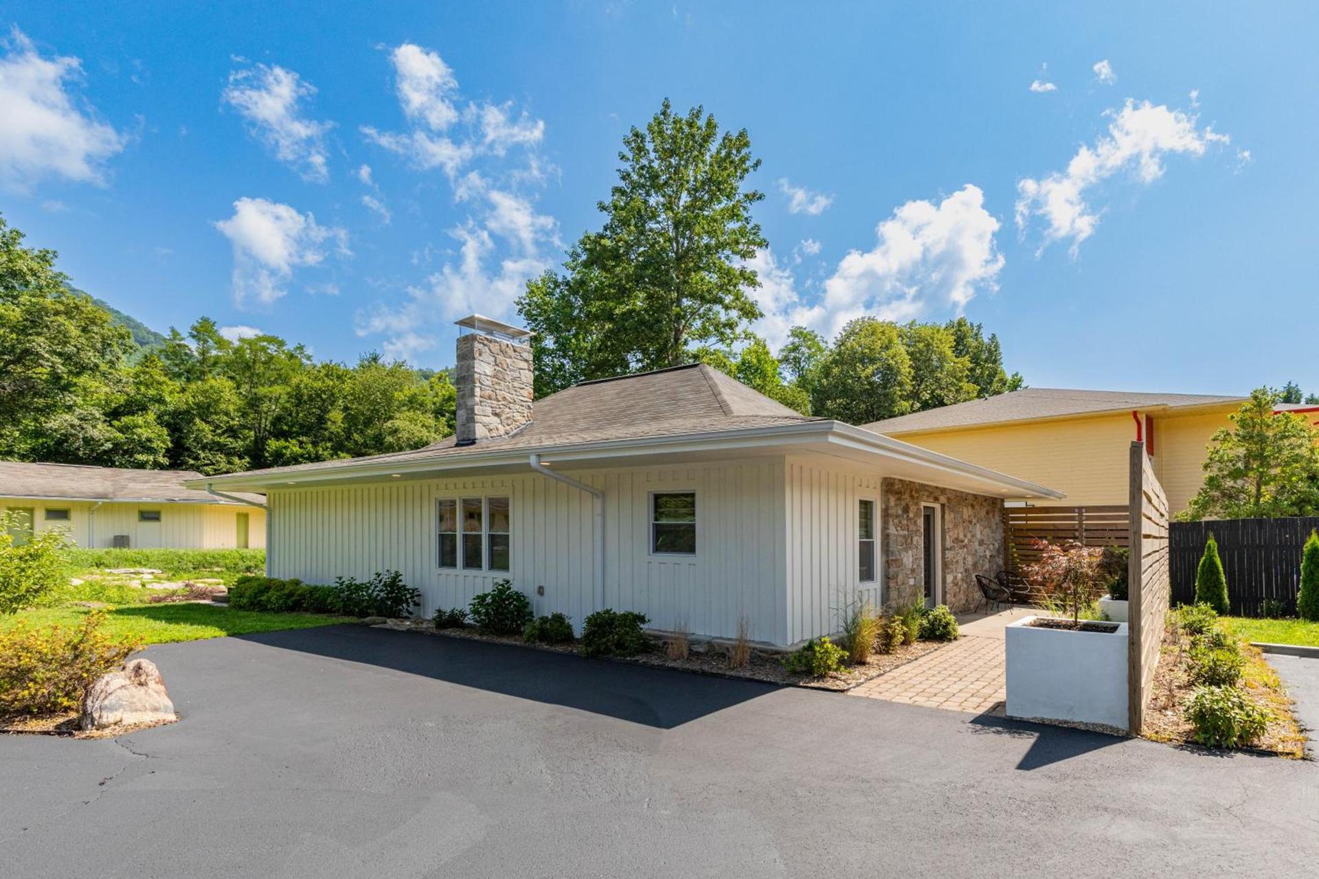 Dogwood Boutique Motel photo 21