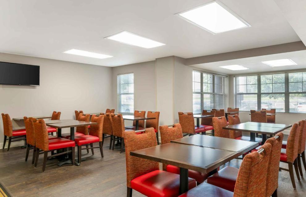 Extended Stay America Suites - Indianapolis - Airport - W Southern Ave photo 69