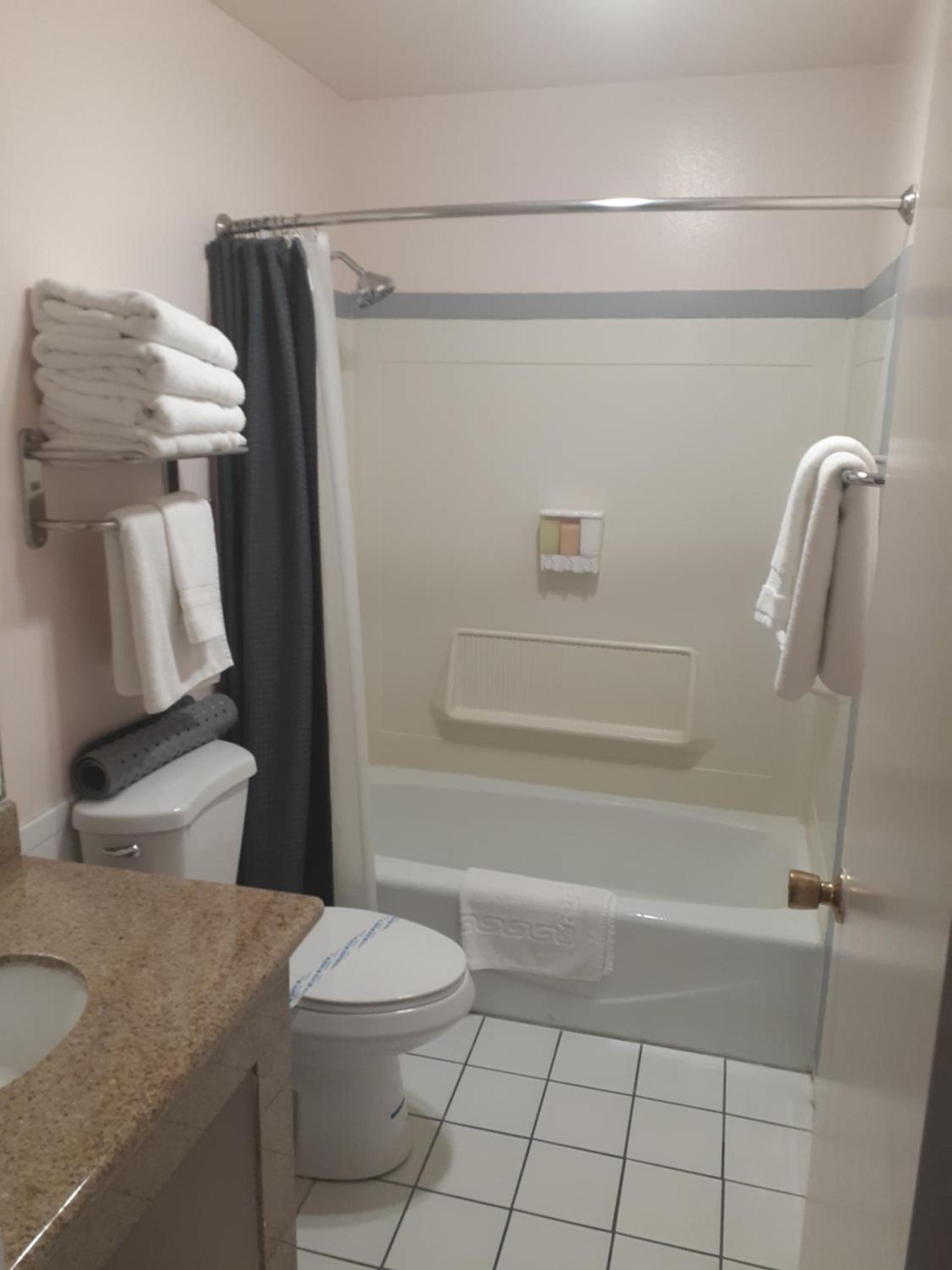 Coast Riders Inn photo 66