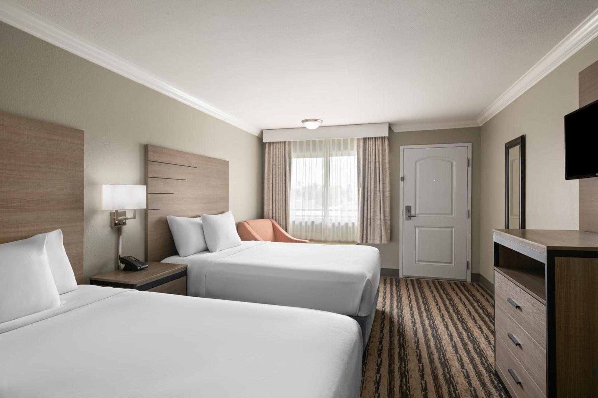 Solara Inn and Suites photo 13