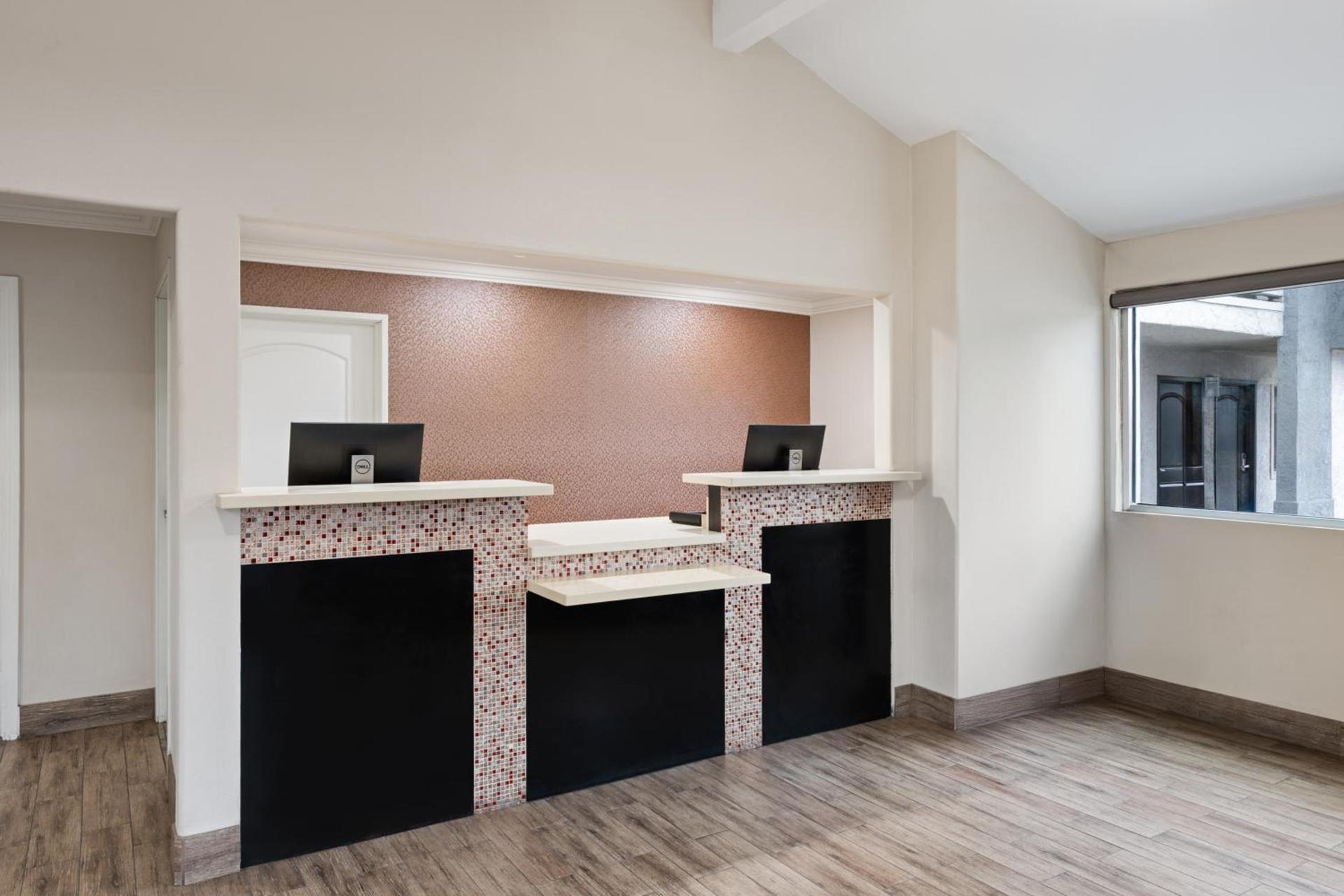 Solara Inn and Suites photo 25