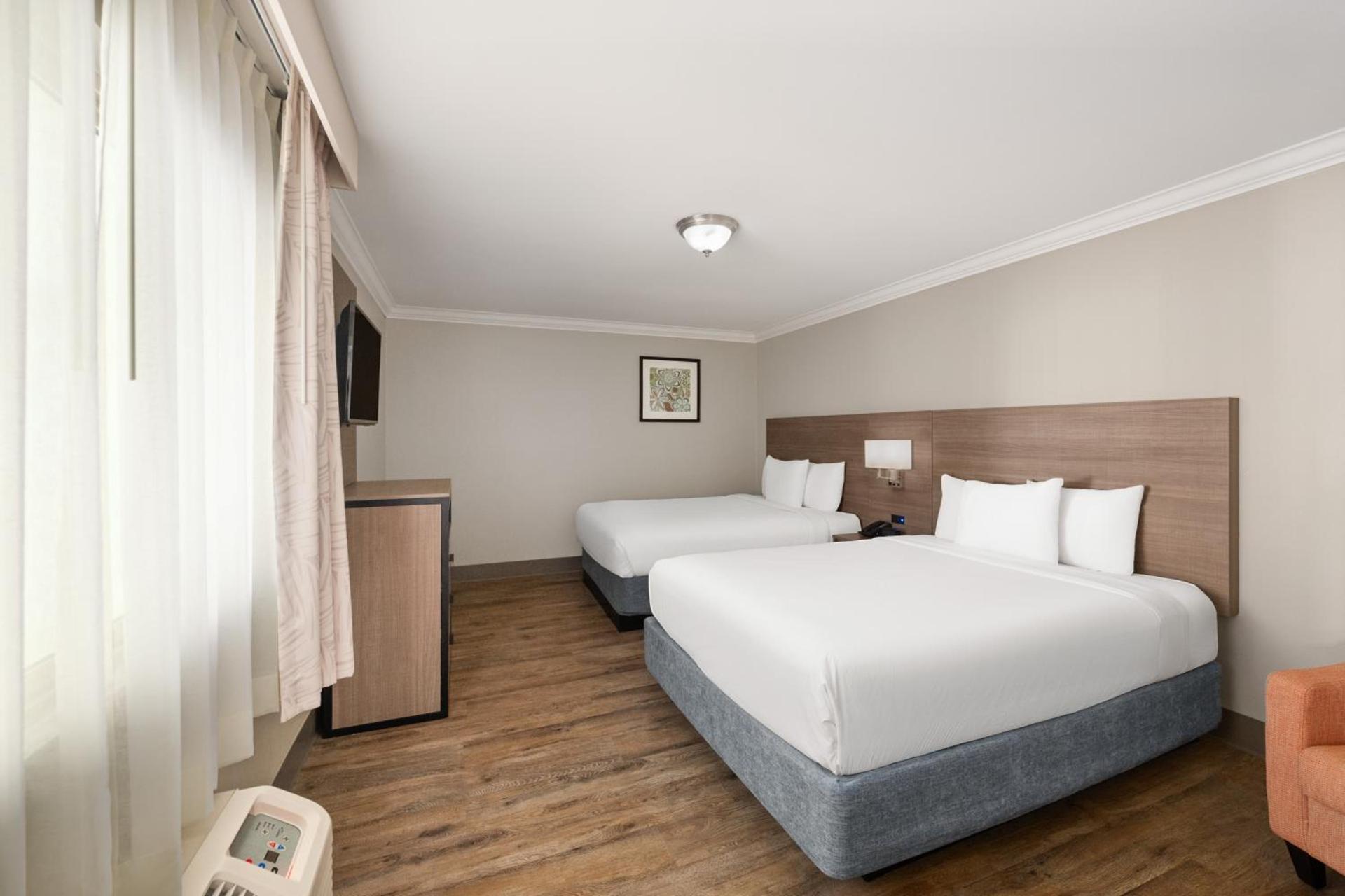 Solara Inn and Suites photo 22