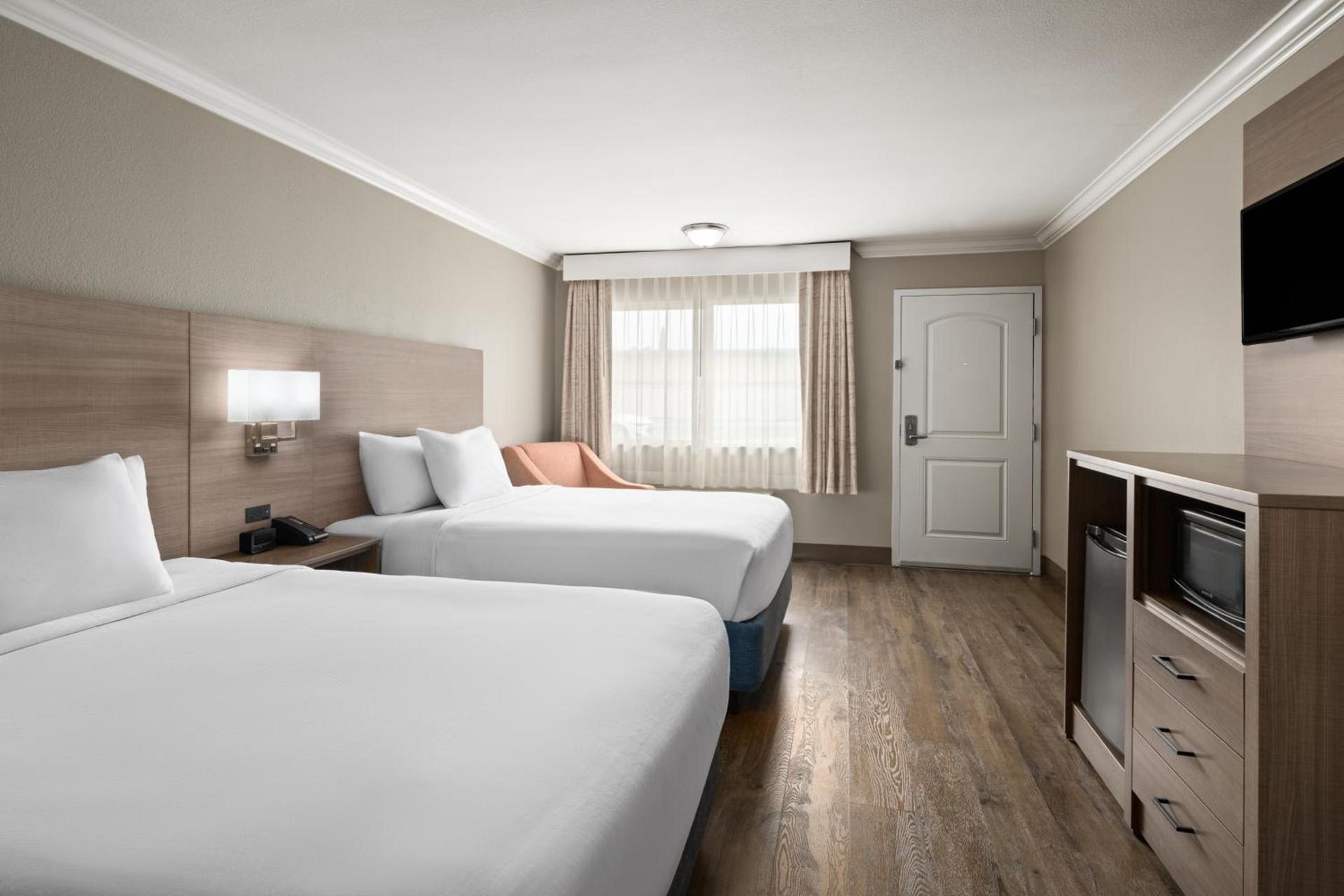 Solara Inn and Suites photo 15
