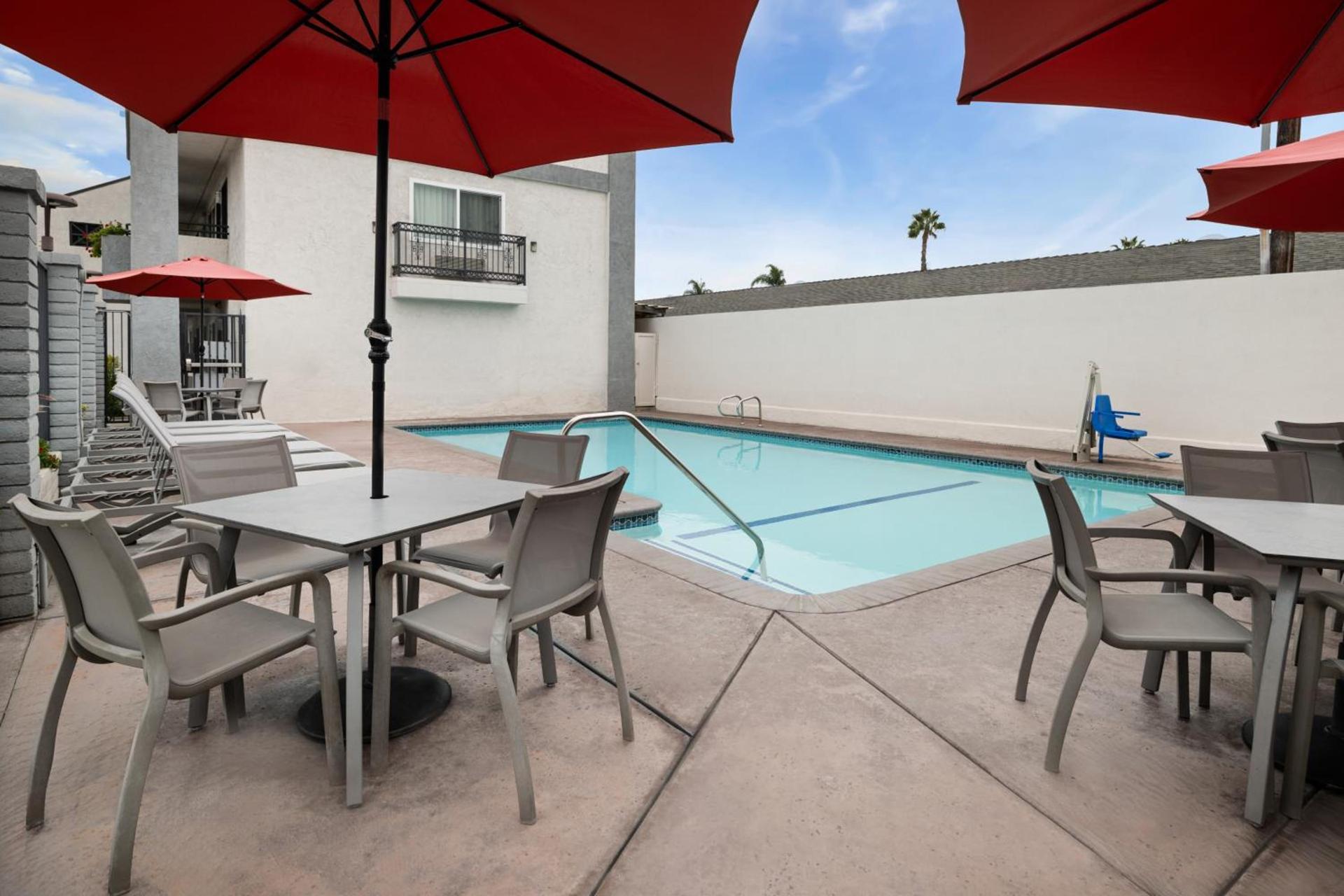 Solara Inn and Suites photo 4
