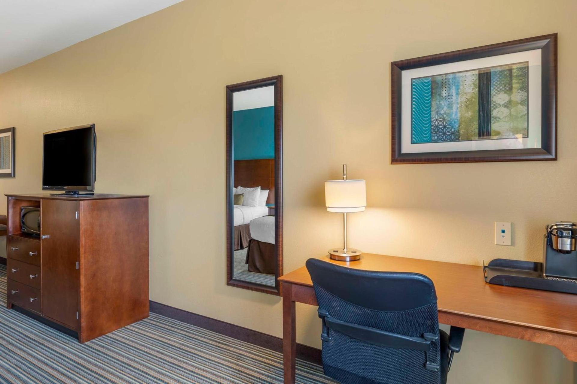 Best Western Plus Patterson Park Inn photo 18
