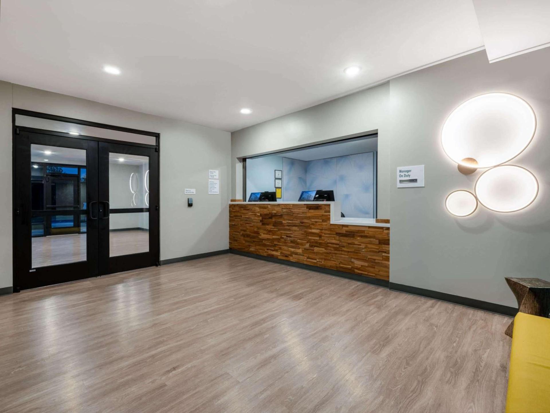ECHO Suites Extended Stay by Wyndham Madison photo 2