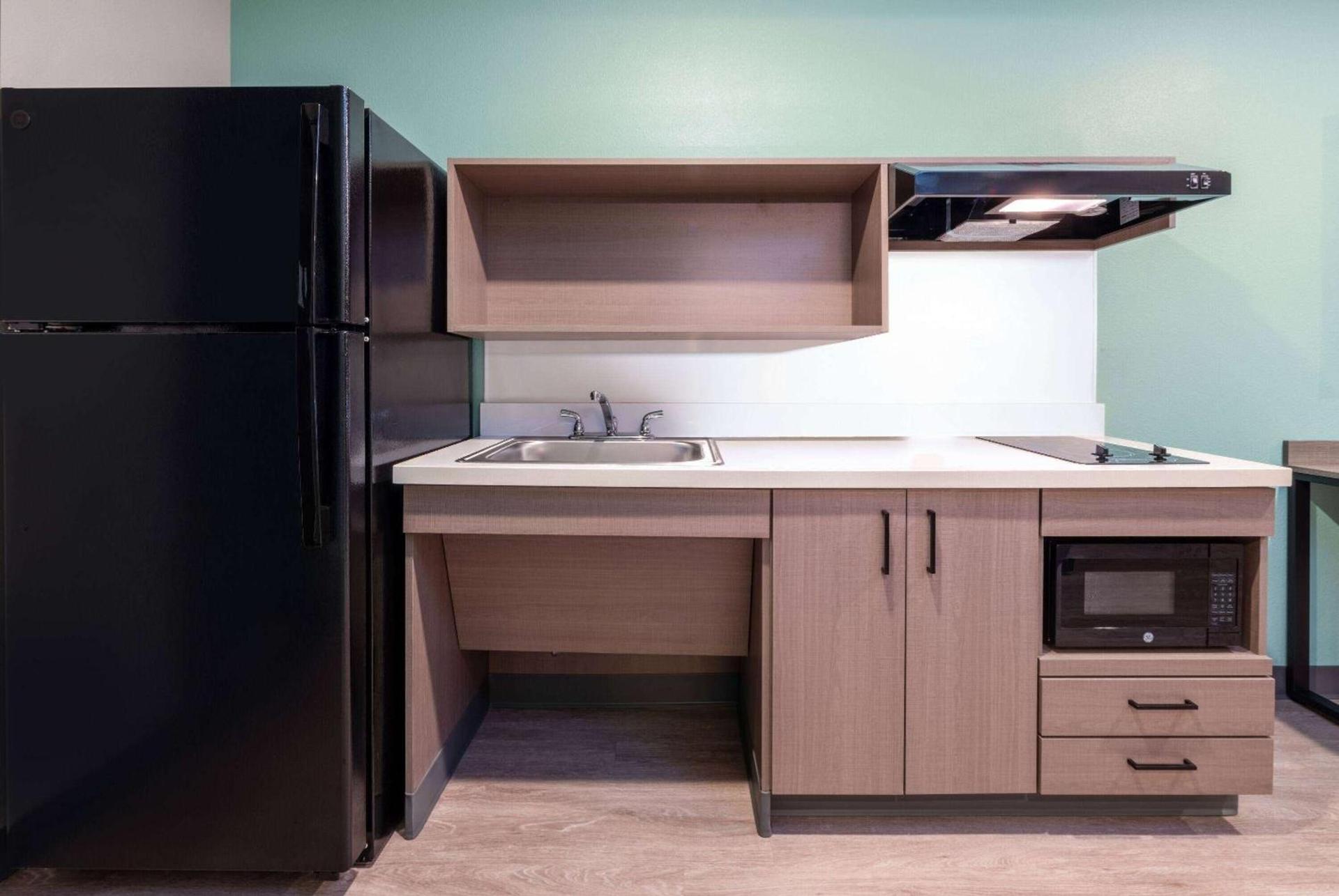 ECHO Suites Extended Stay by Wyndham Madison photo 5