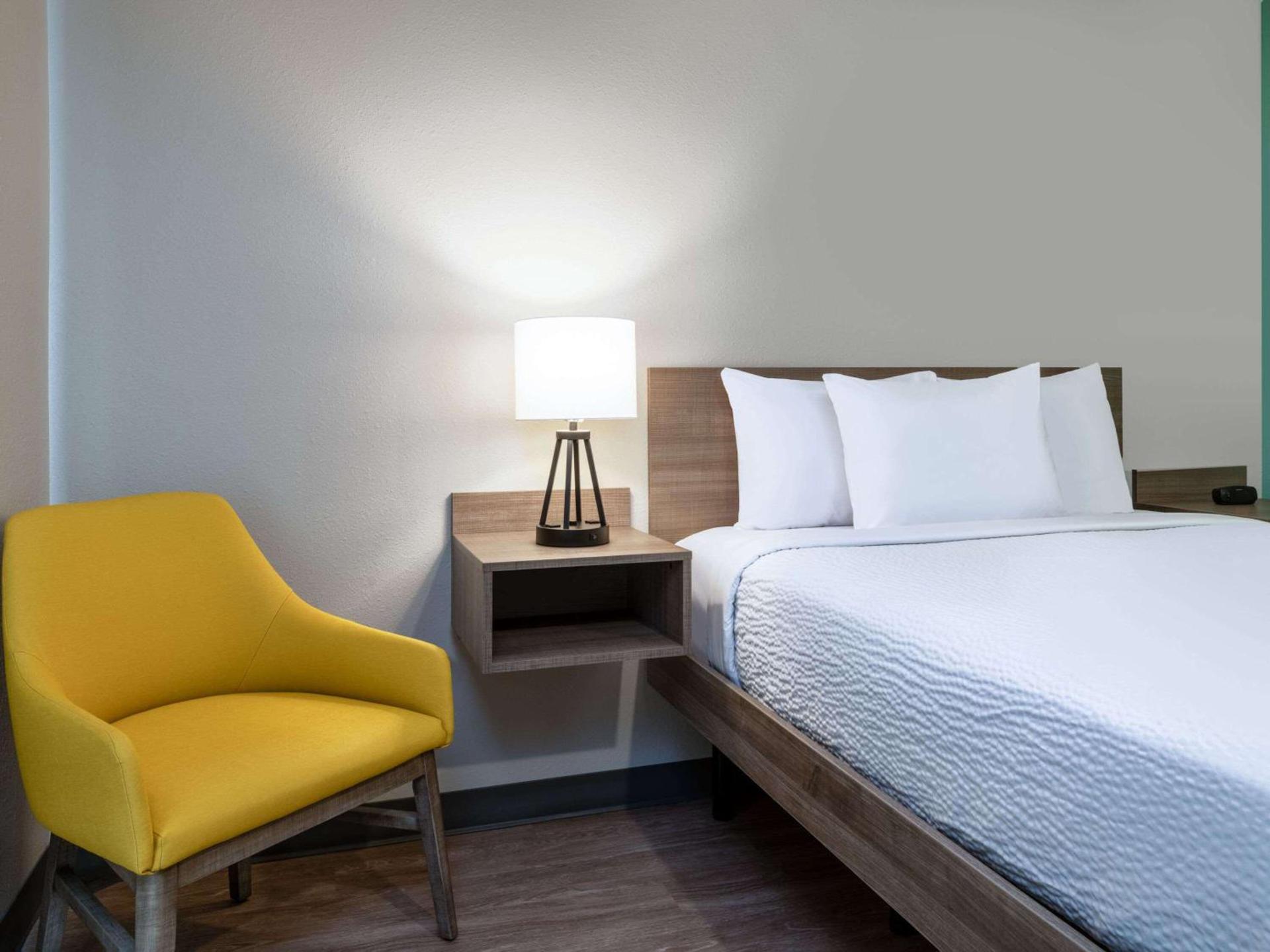 ECHO Suites Extended Stay by Wyndham Madison photo 6