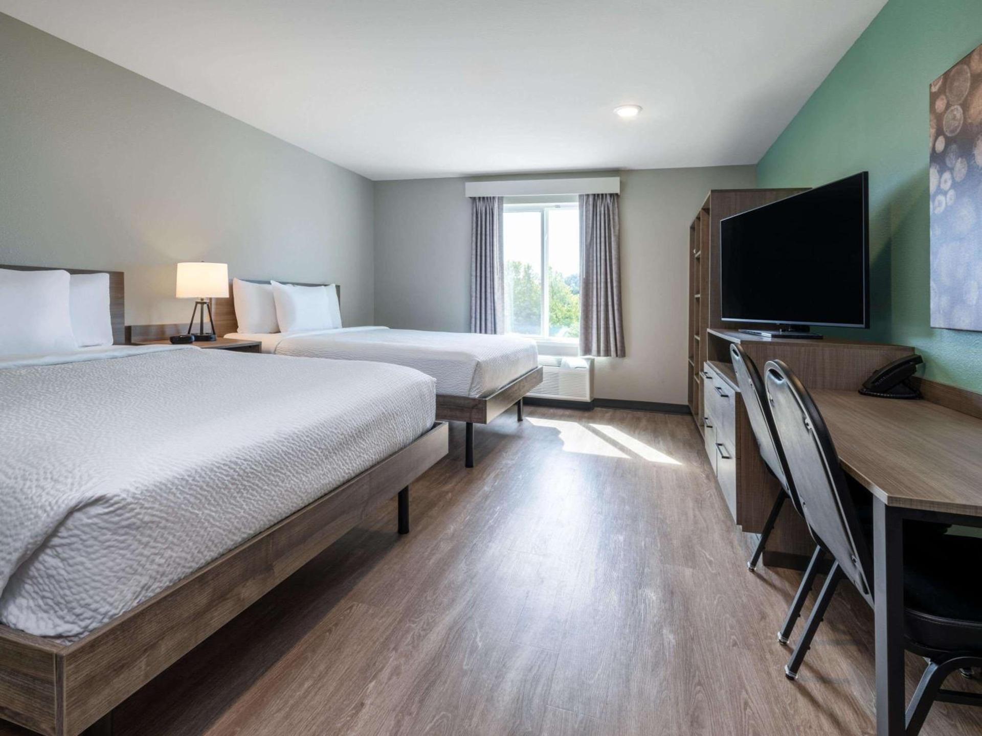 ECHO Suites Extended Stay by Wyndham Madison photo 9