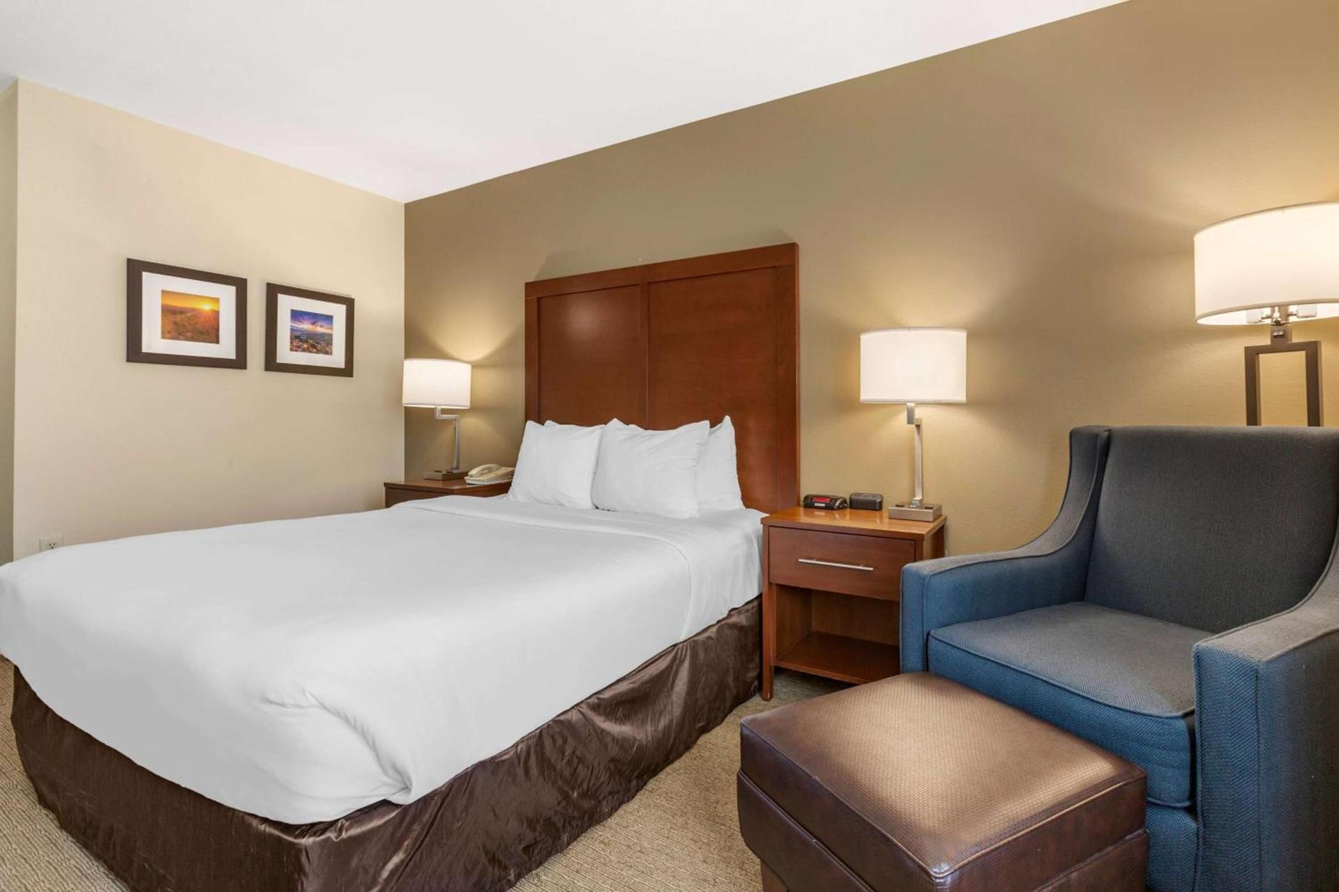 Wingate by Wyndham Los Alamos photo 7