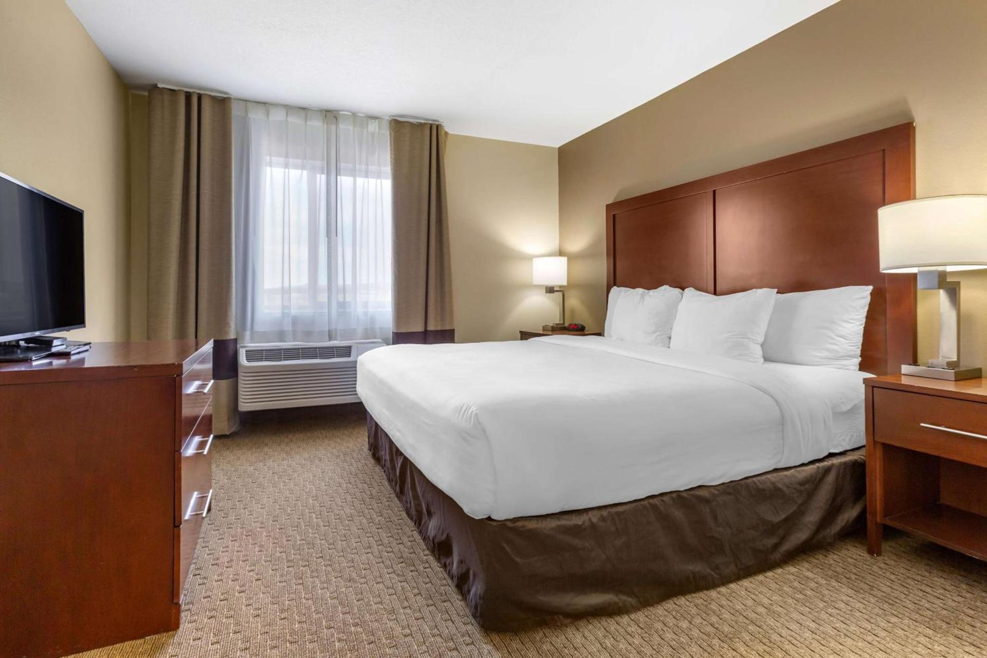 Wingate by Wyndham Los Alamos photo 12