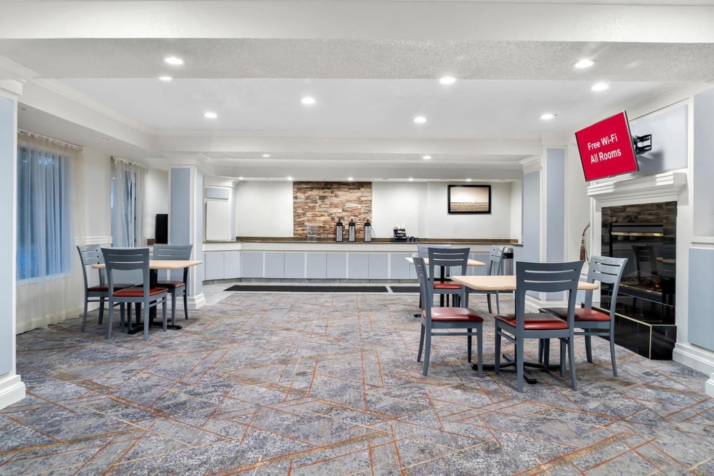 Red Roof Inn Auburn Hills photo 17