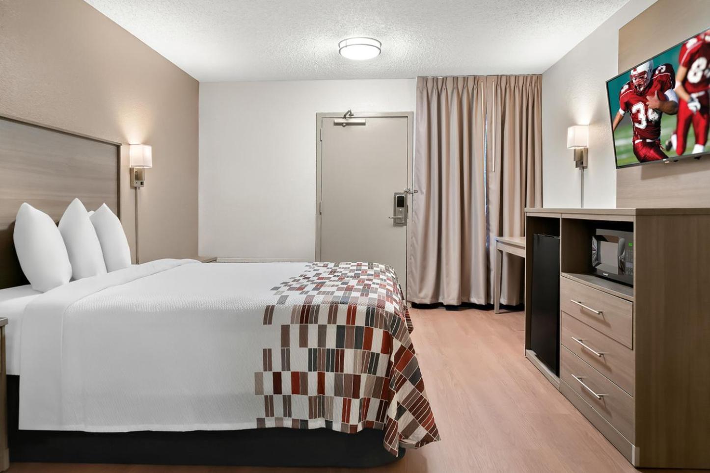 Red Roof Inn Auburn Hills photo 47