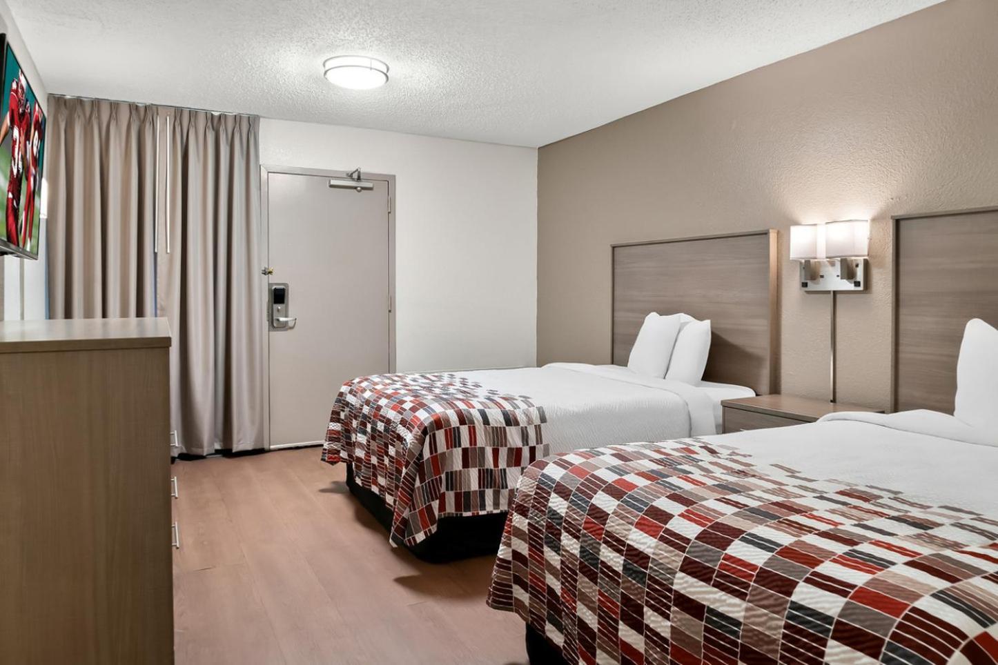 Red Roof Inn Auburn Hills photo 29
