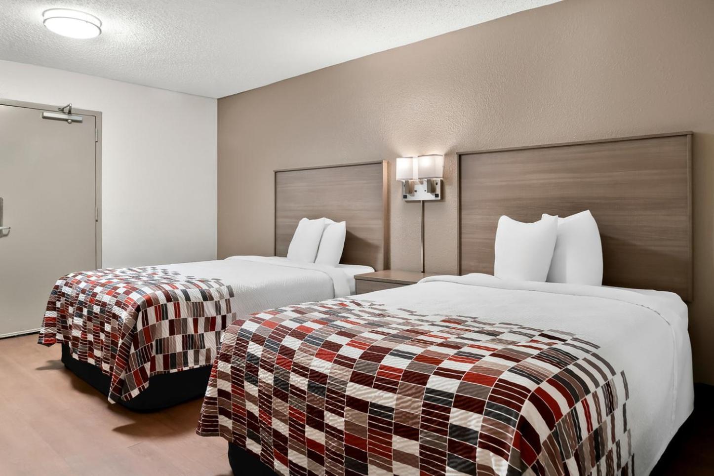 Red Roof Inn Auburn Hills photo 30