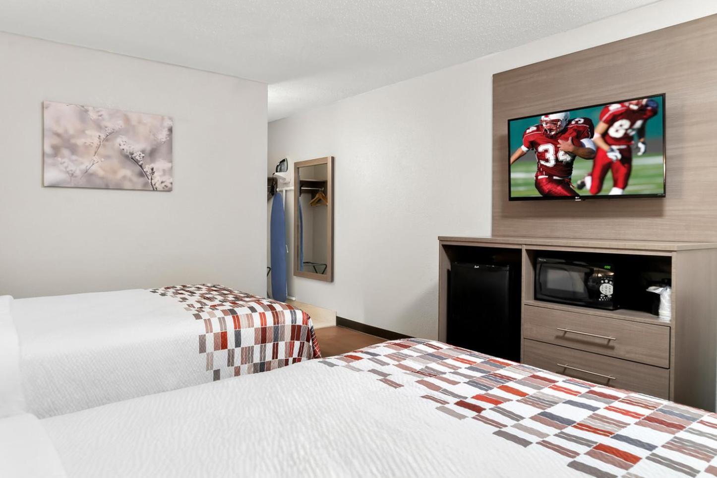 Red Roof Inn Auburn Hills photo 28