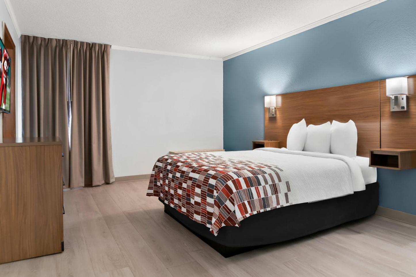 Red Roof Inn Auburn Hills photo 33