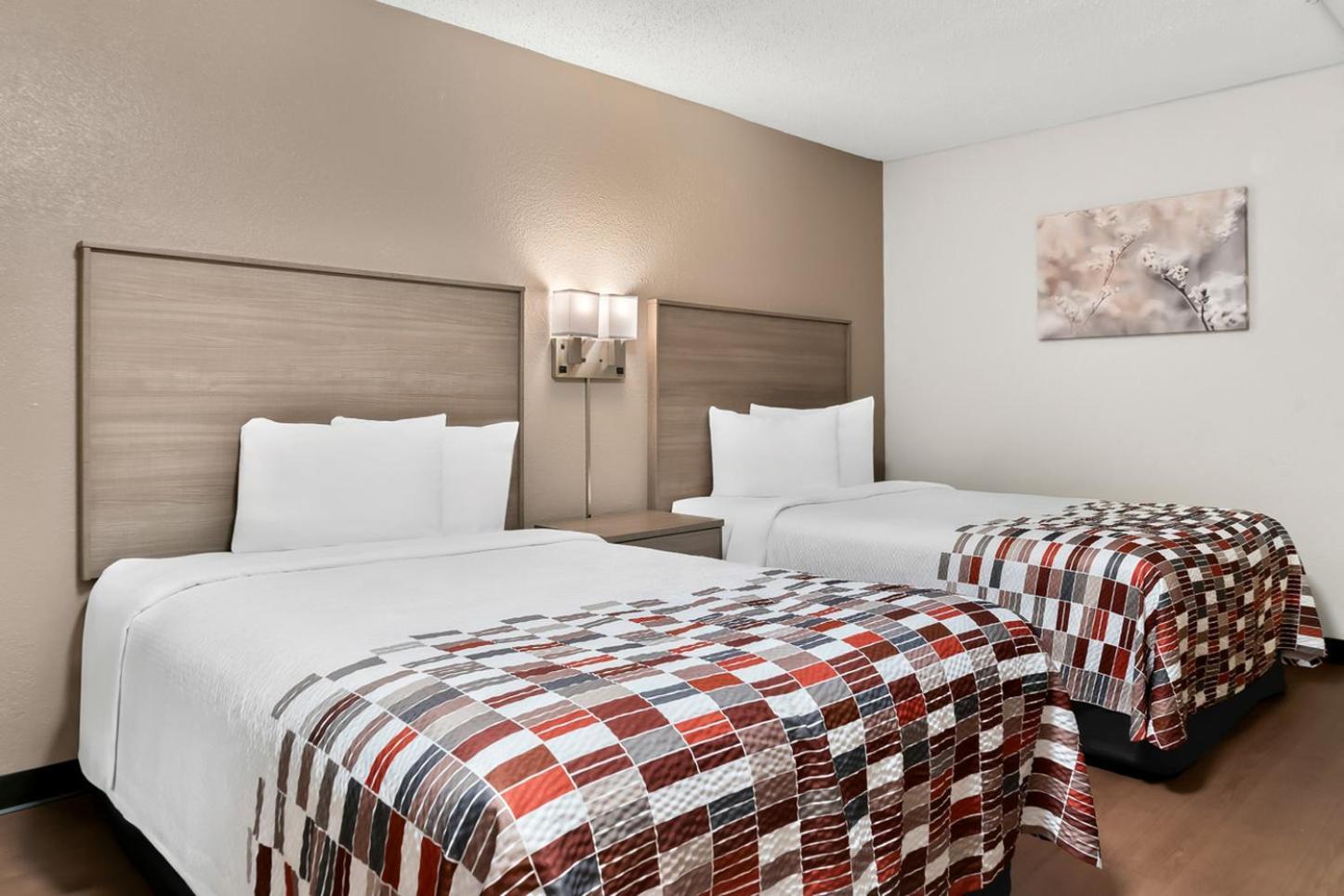 Red Roof Inn Auburn Hills photo 31