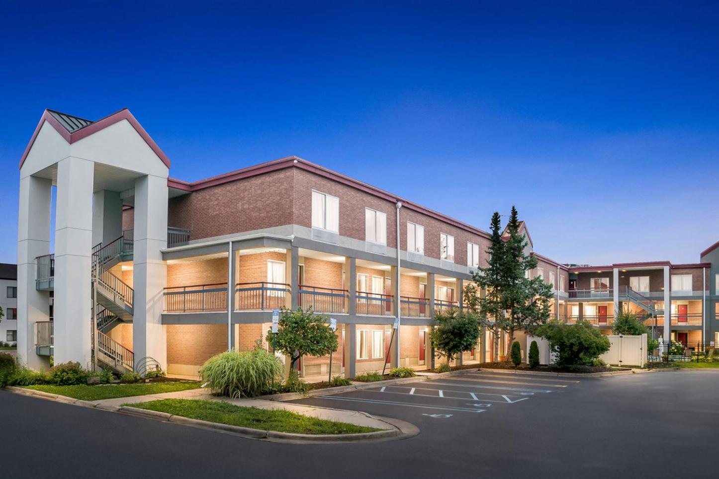 Red Roof Inn Auburn Hills photo 9