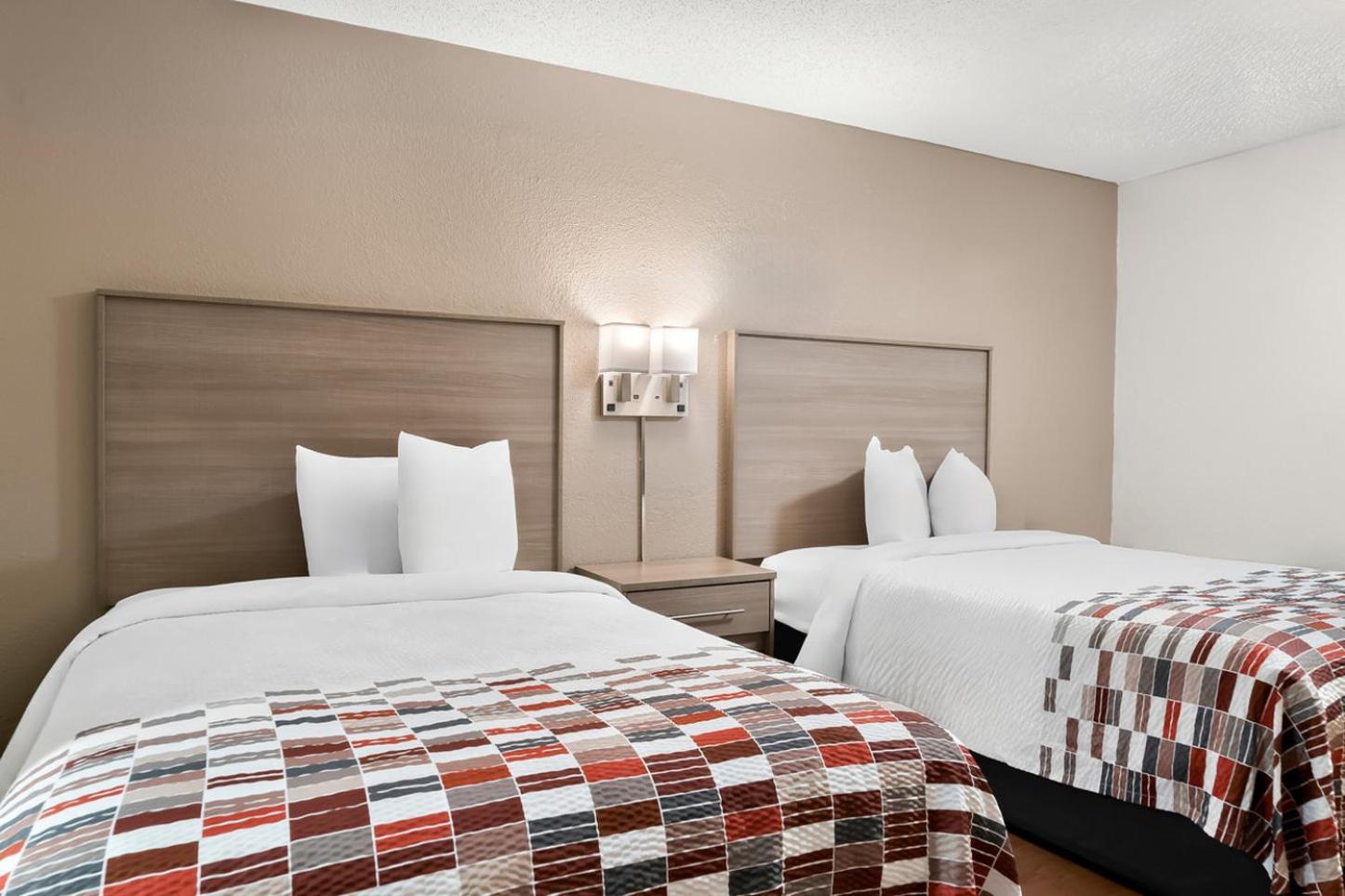 Red Roof Inn Auburn Hills photo 44