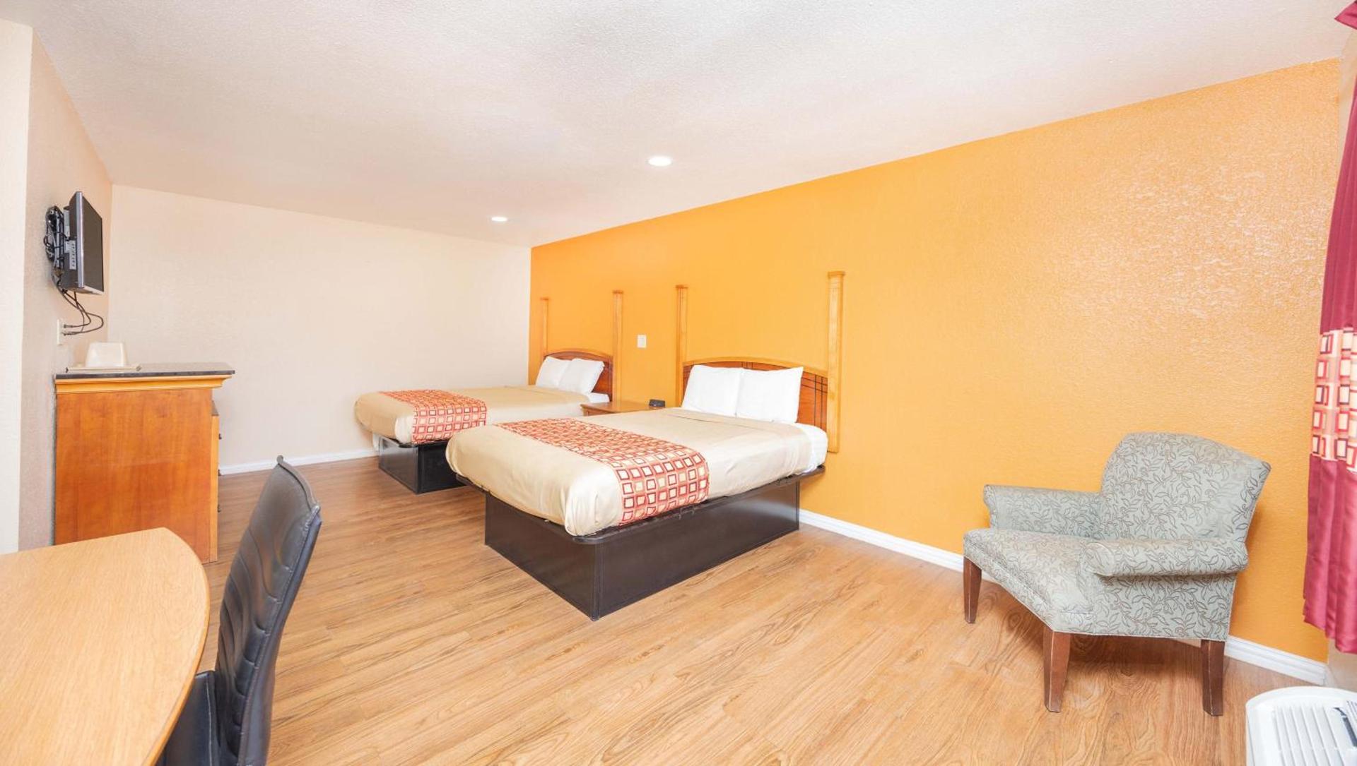 Regency Inn Hondo photo 32