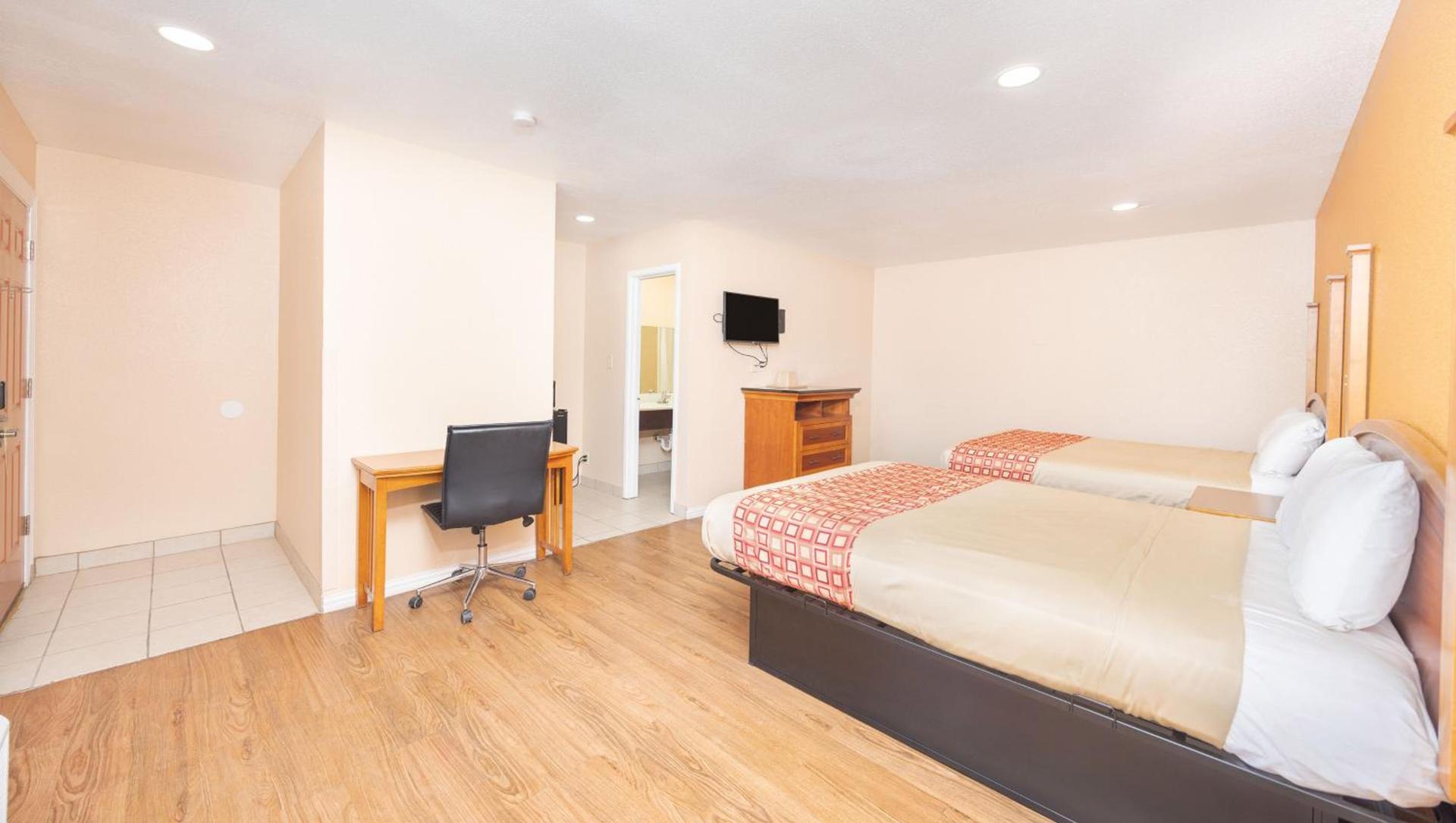 Regency Inn Hondo photo 46