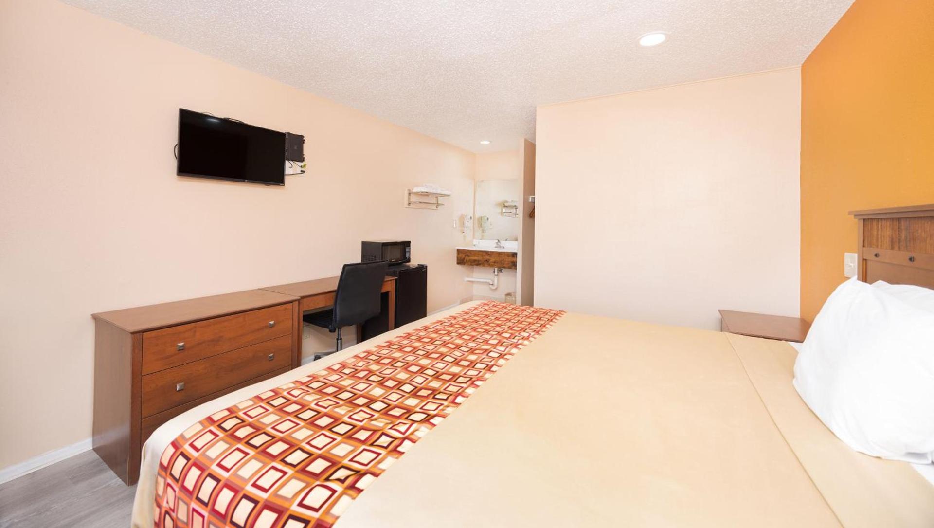 Regency Inn Hondo photo 45