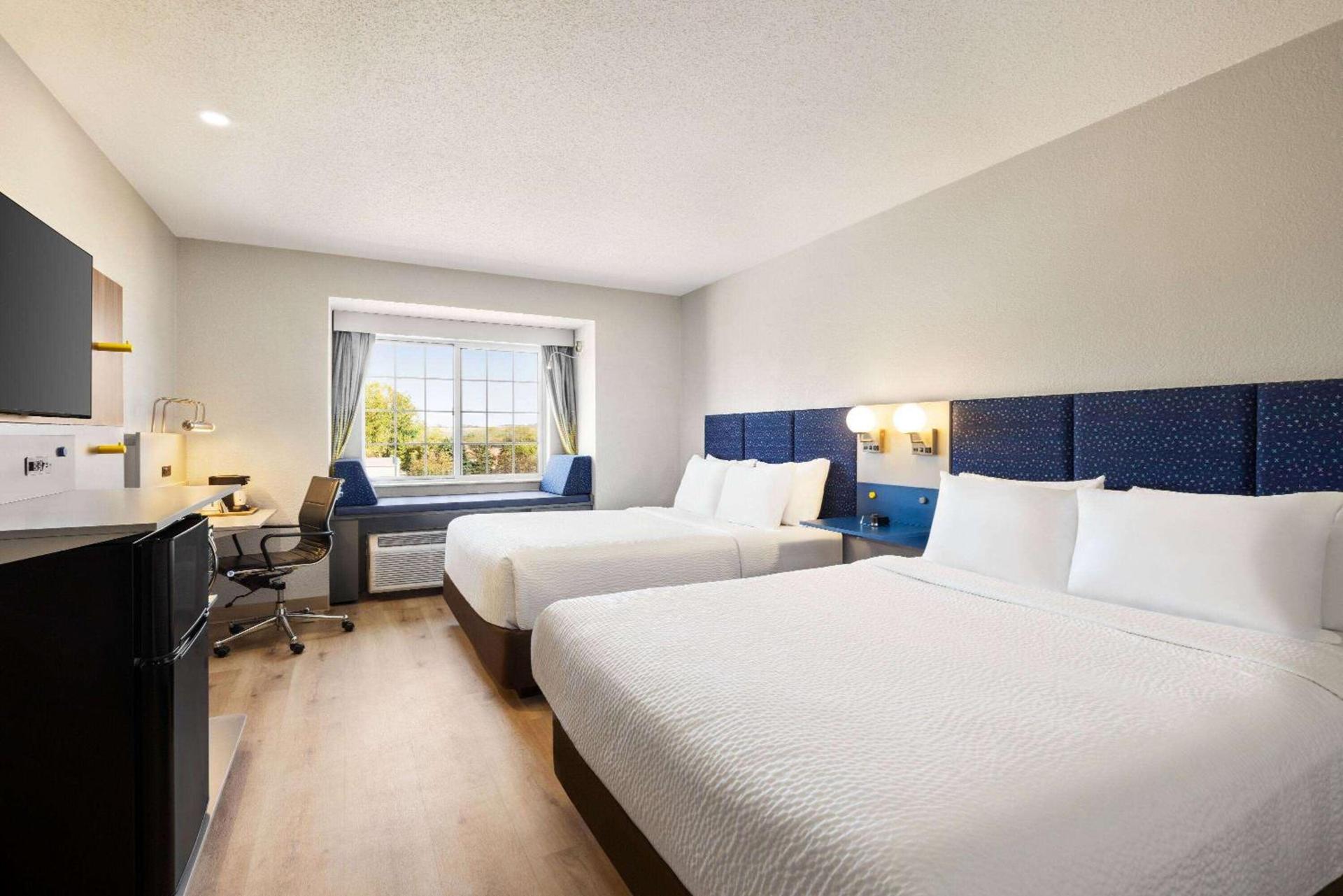 Microtel Inn & Suites by Wyndham New Ulm photo 13