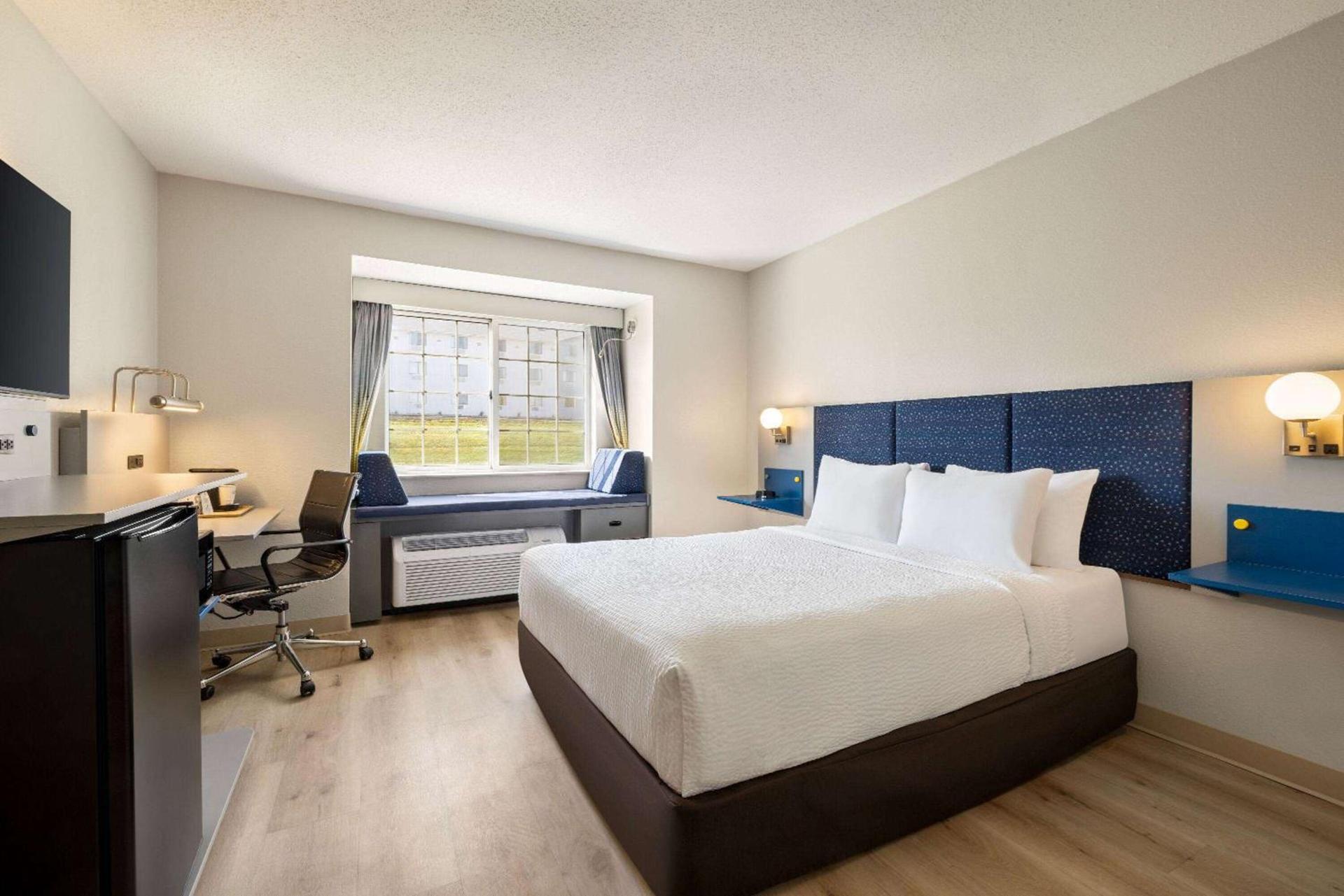 Microtel Inn & Suites by Wyndham New Ulm photo 16