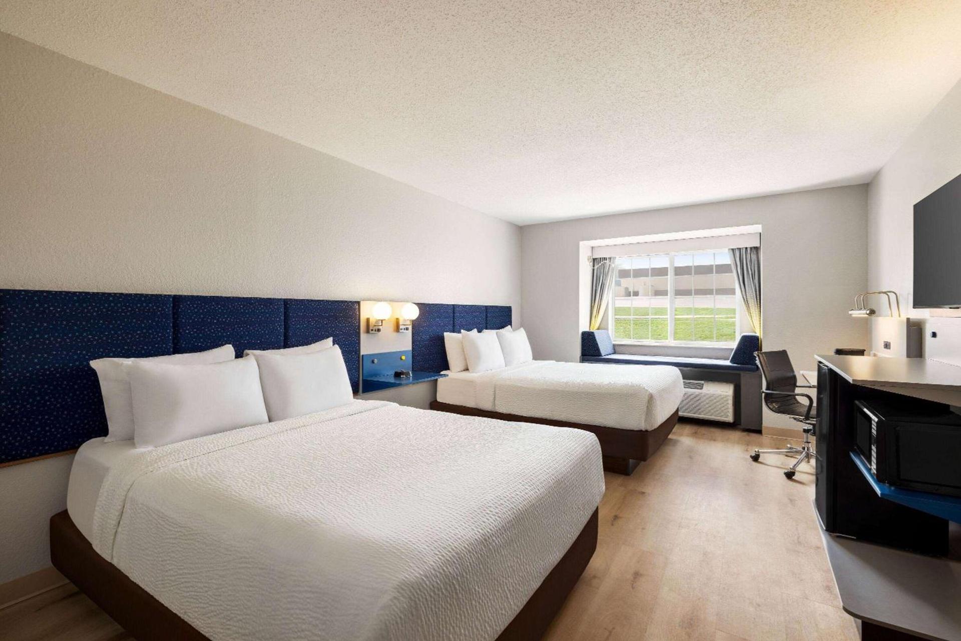 Microtel Inn & Suites by Wyndham New Ulm photo 20