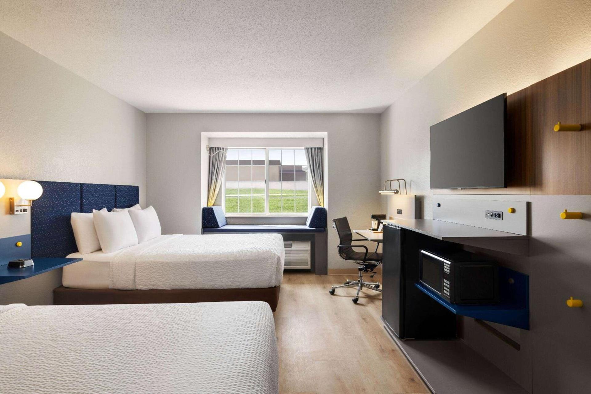 Microtel Inn & Suites by Wyndham New Ulm photo 21