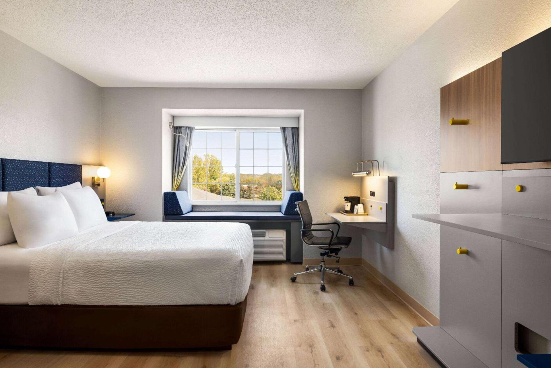 Microtel Inn & Suites by Wyndham New Ulm photo 24