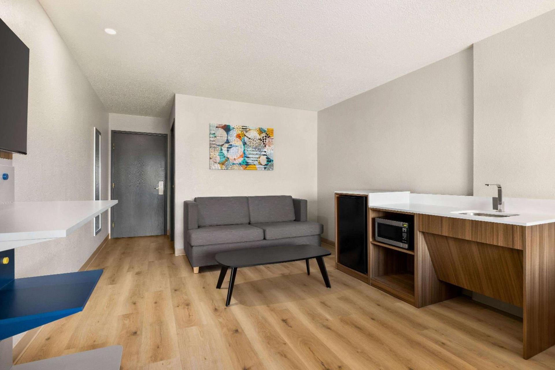 Microtel Inn & Suites by Wyndham New Ulm photo 25