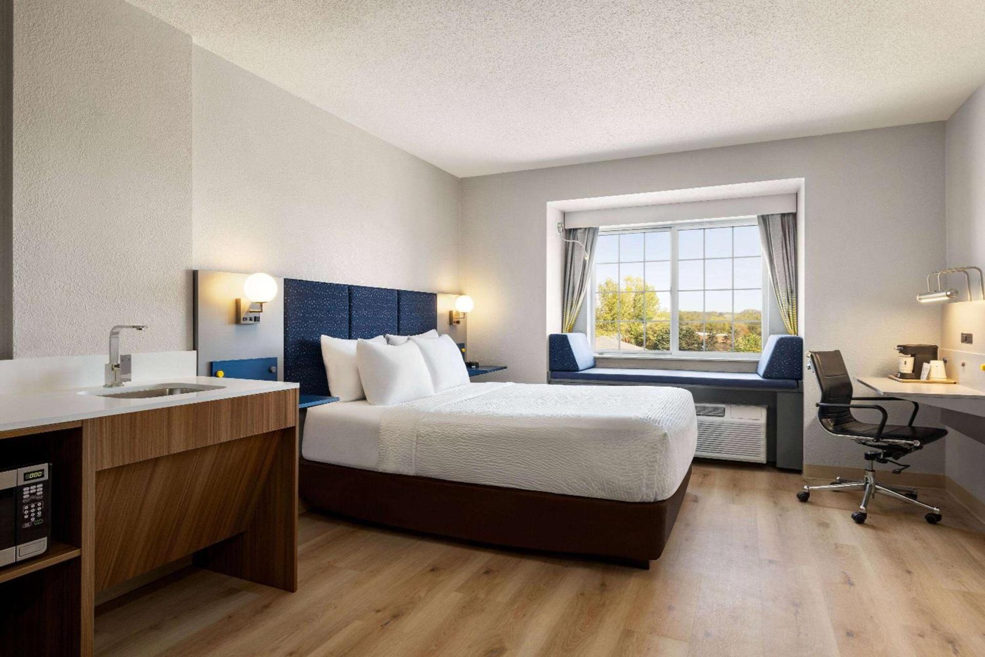 Microtel Inn & Suites by Wyndham New Ulm photo 26