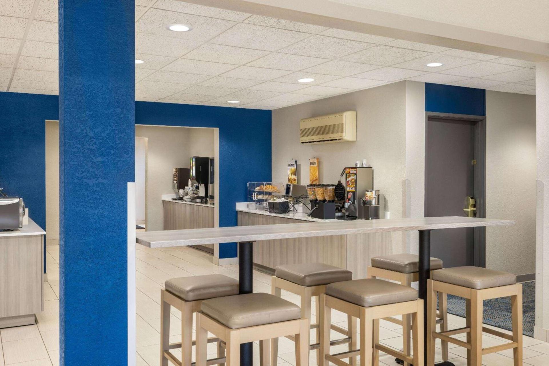 Microtel Inn & Suites by Wyndham New Ulm photo 28