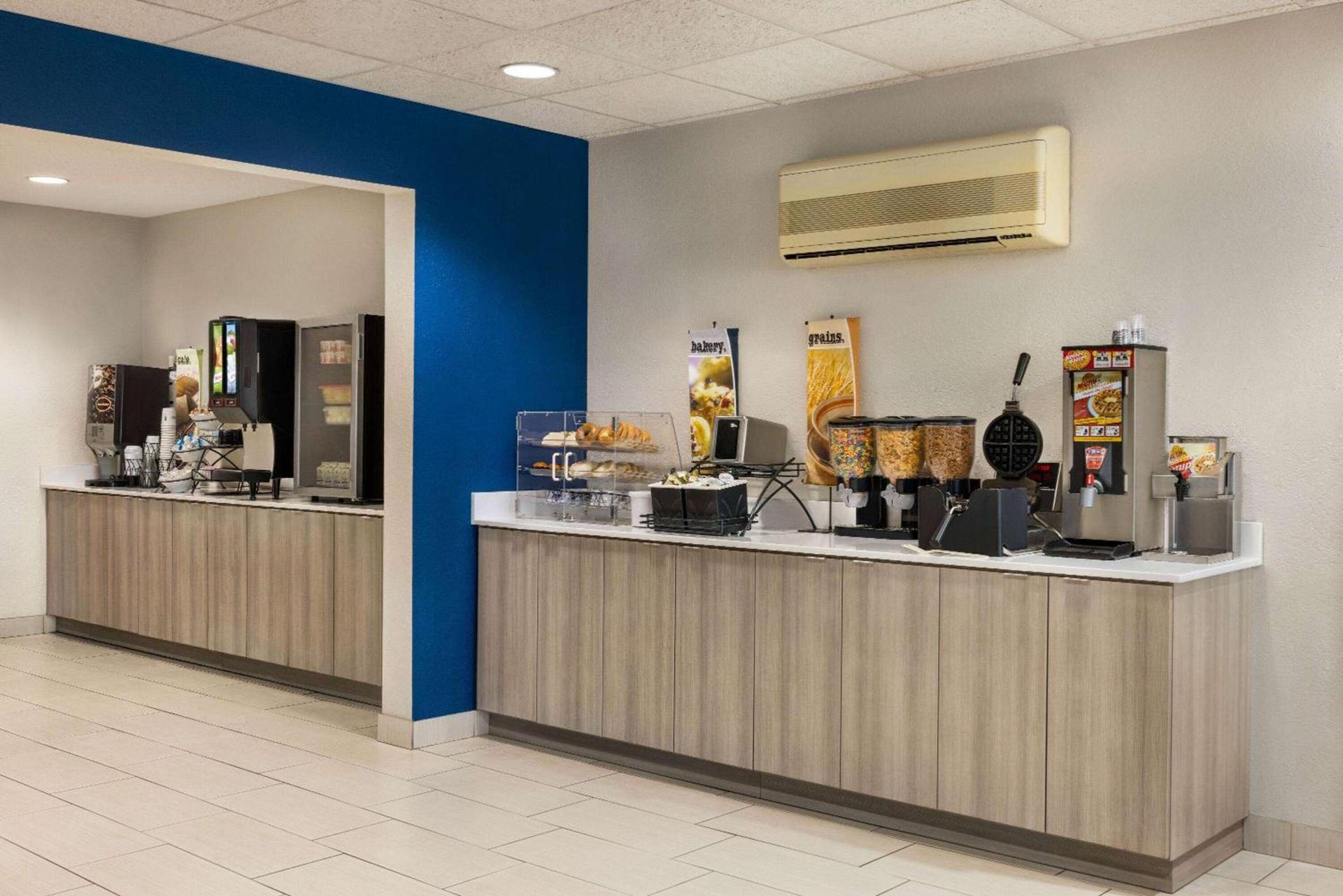 Microtel Inn & Suites by Wyndham New Ulm photo 29