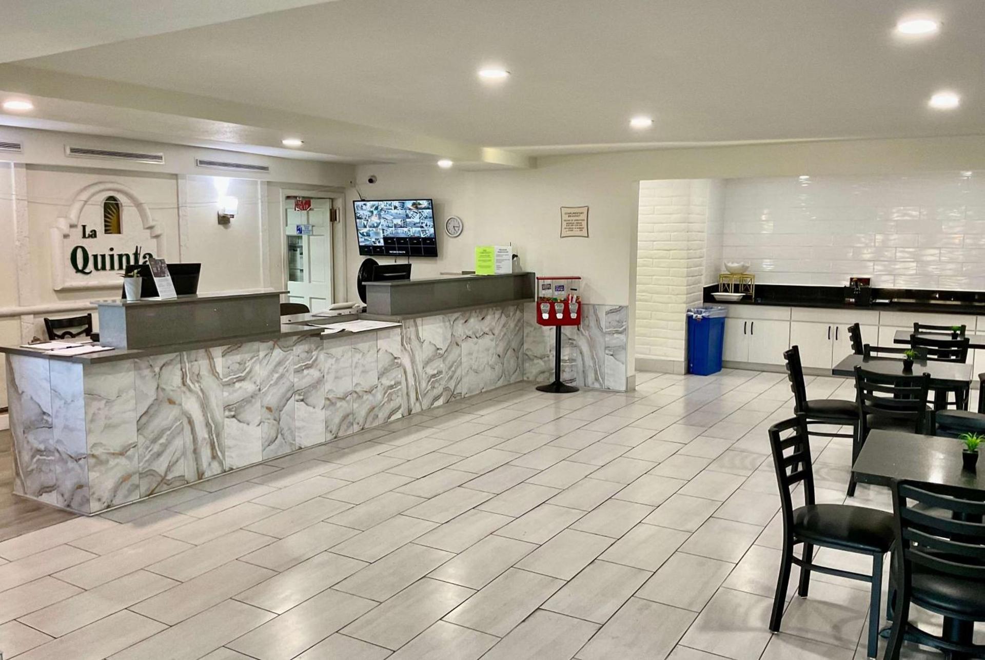 La Quinta Inn by Wyndham Stockton photo 6