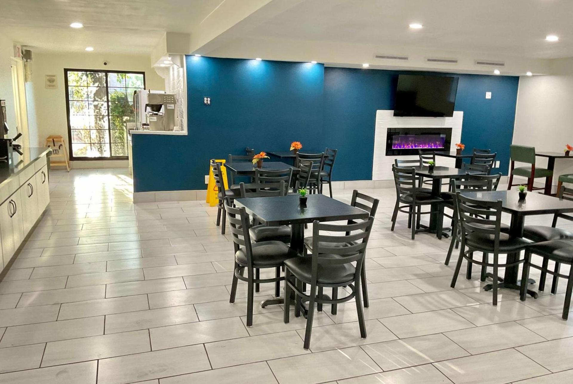 La Quinta Inn by Wyndham Stockton photo 7