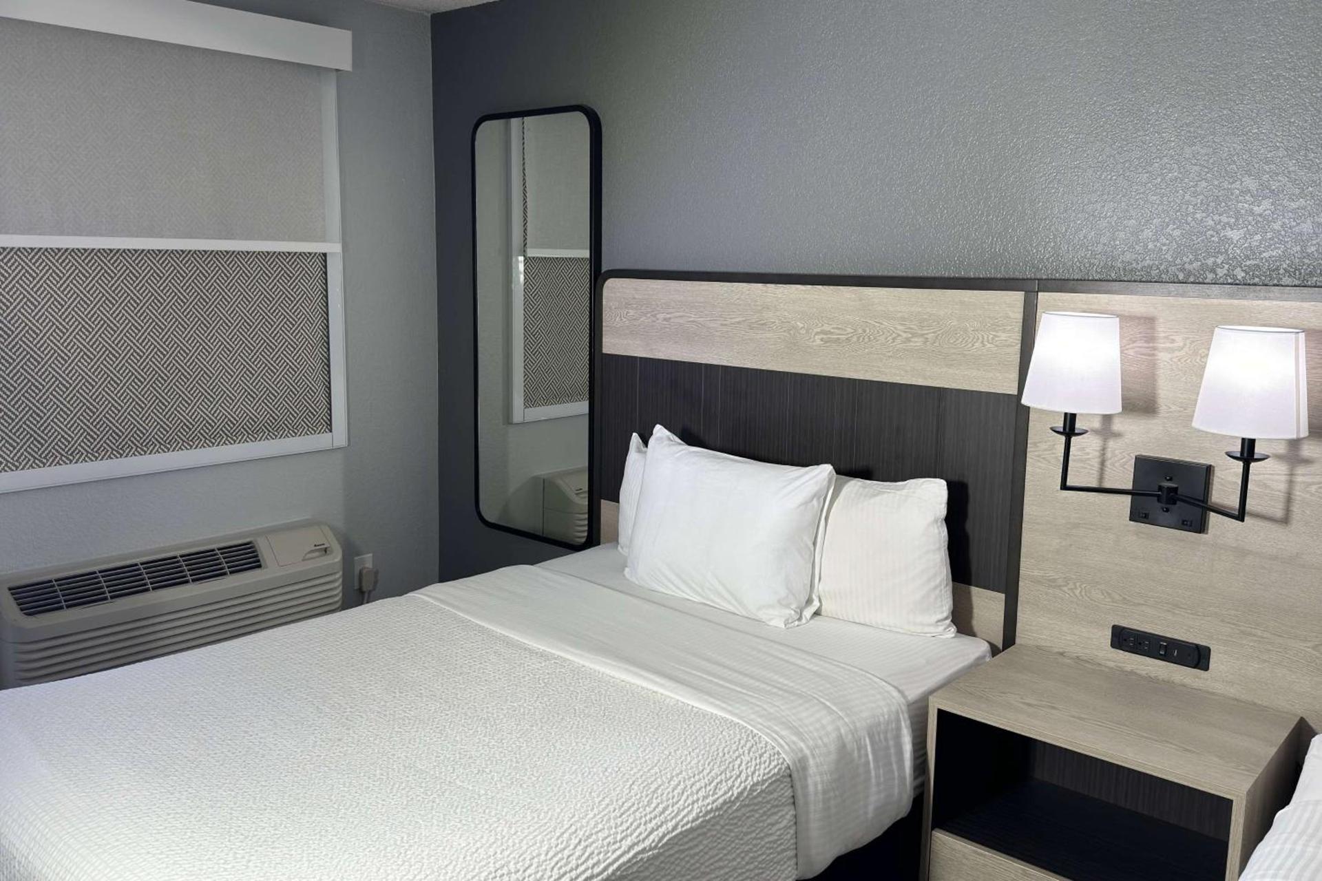La Quinta Inn by Wyndham Stockton photo 23