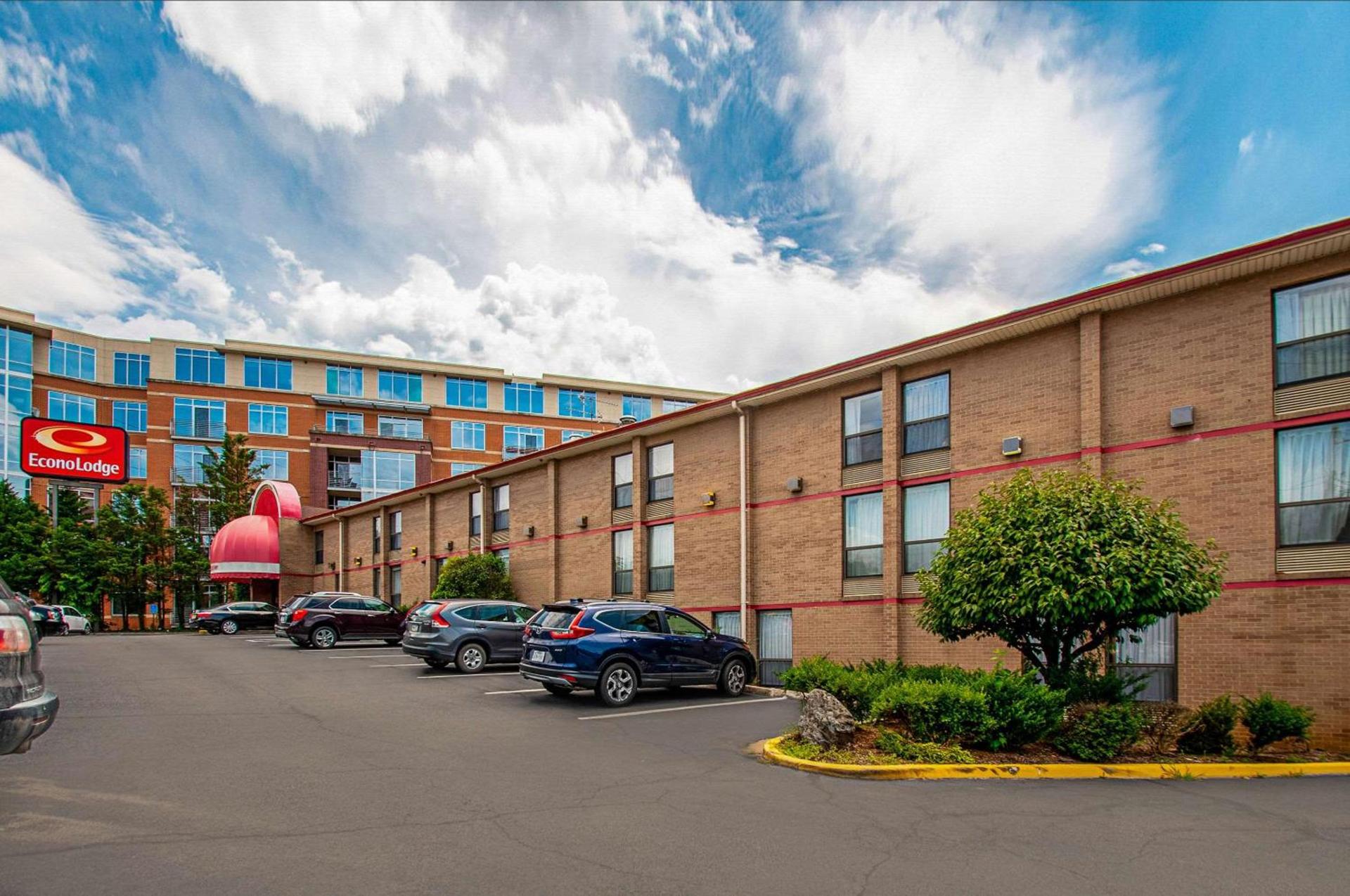Econo Lodge Metro photo 2